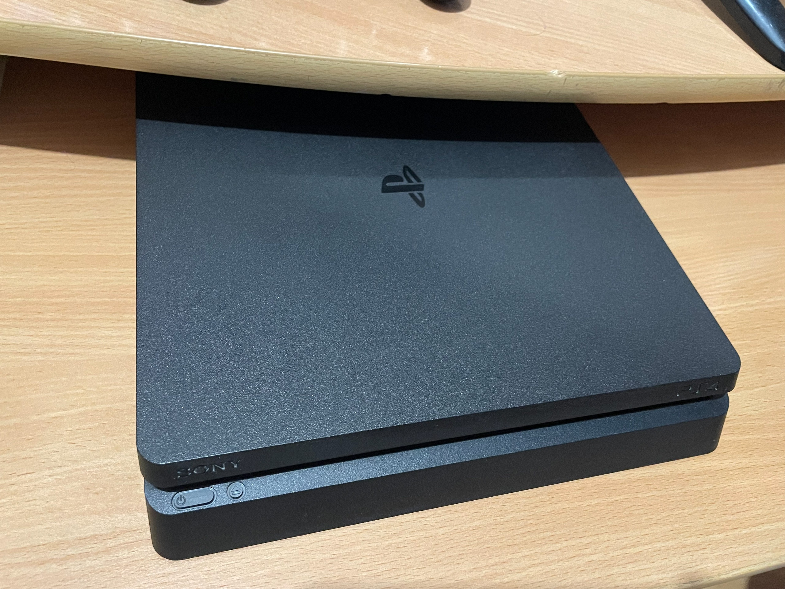 Продажа PS4 Slim 1TB Продается