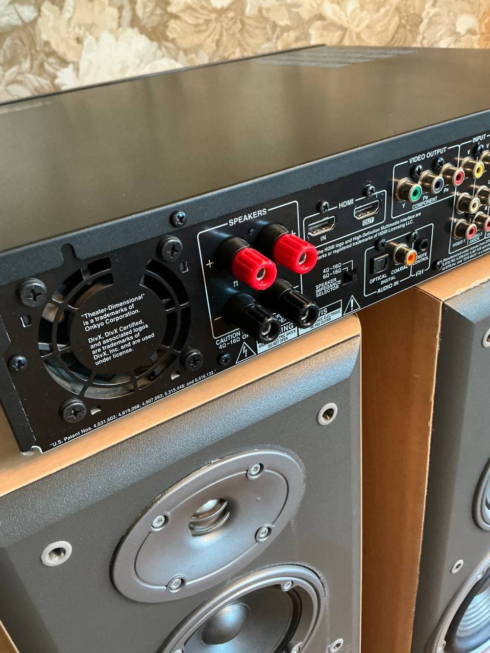 Продаётся комплект: акустика JBL Акустическая (1)