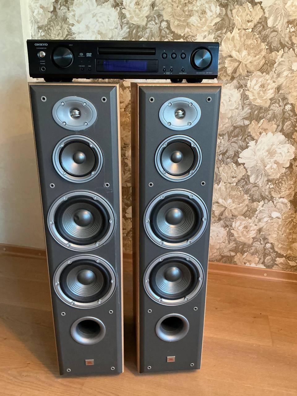 Продаётся комплект: акустика JBL Акустическая (7)