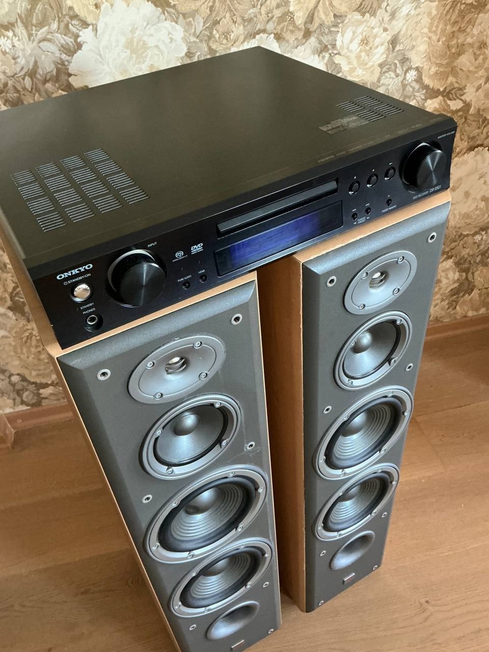 Продаётся комплект: акустика JBL Акустическая (5)