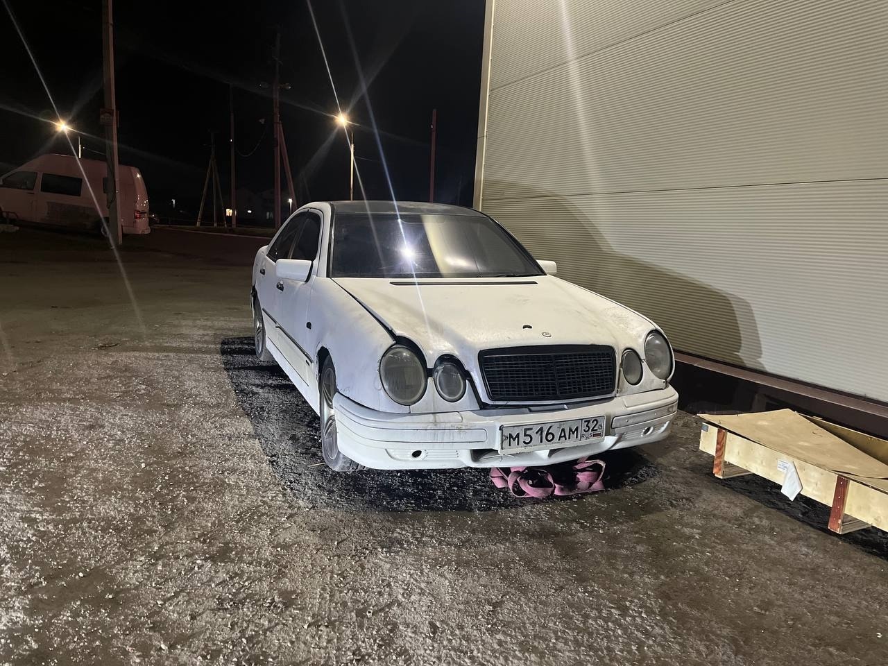 Автомобиль с пробегом 90,000 км (2)