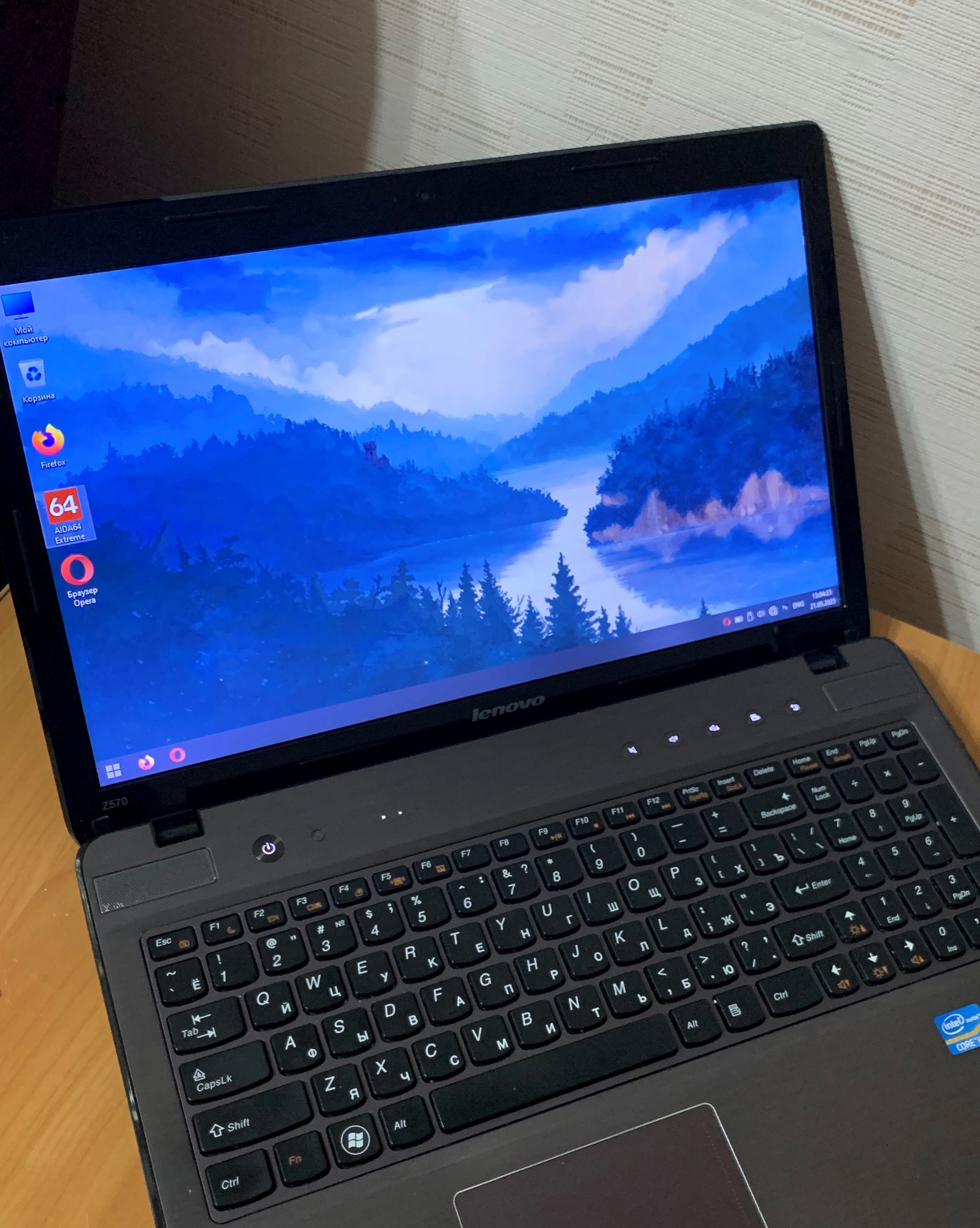 15.6"HD" Lenovo IdeaPad Z570 Предлагается (1)
