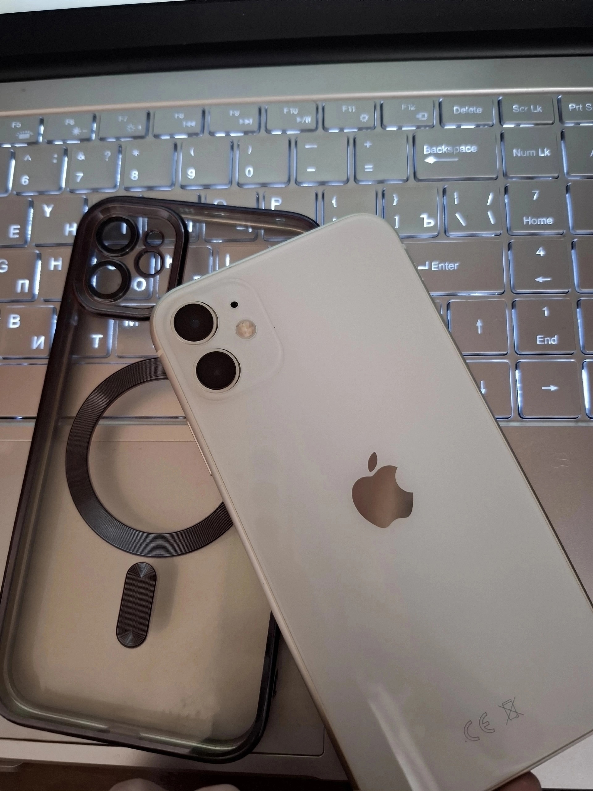 Продажа iPhone 11 256GB срочно (1)