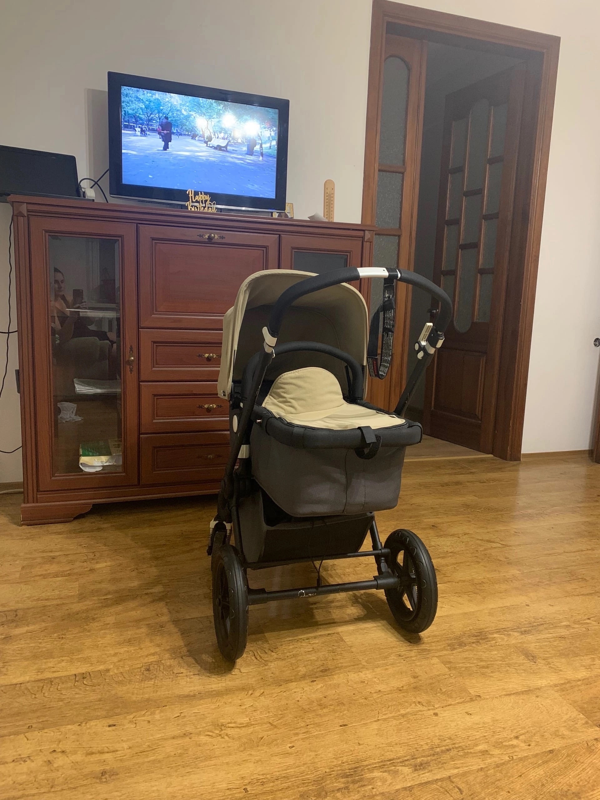 Отдаю детскую коляску Bugaboo Предлагаю (1)