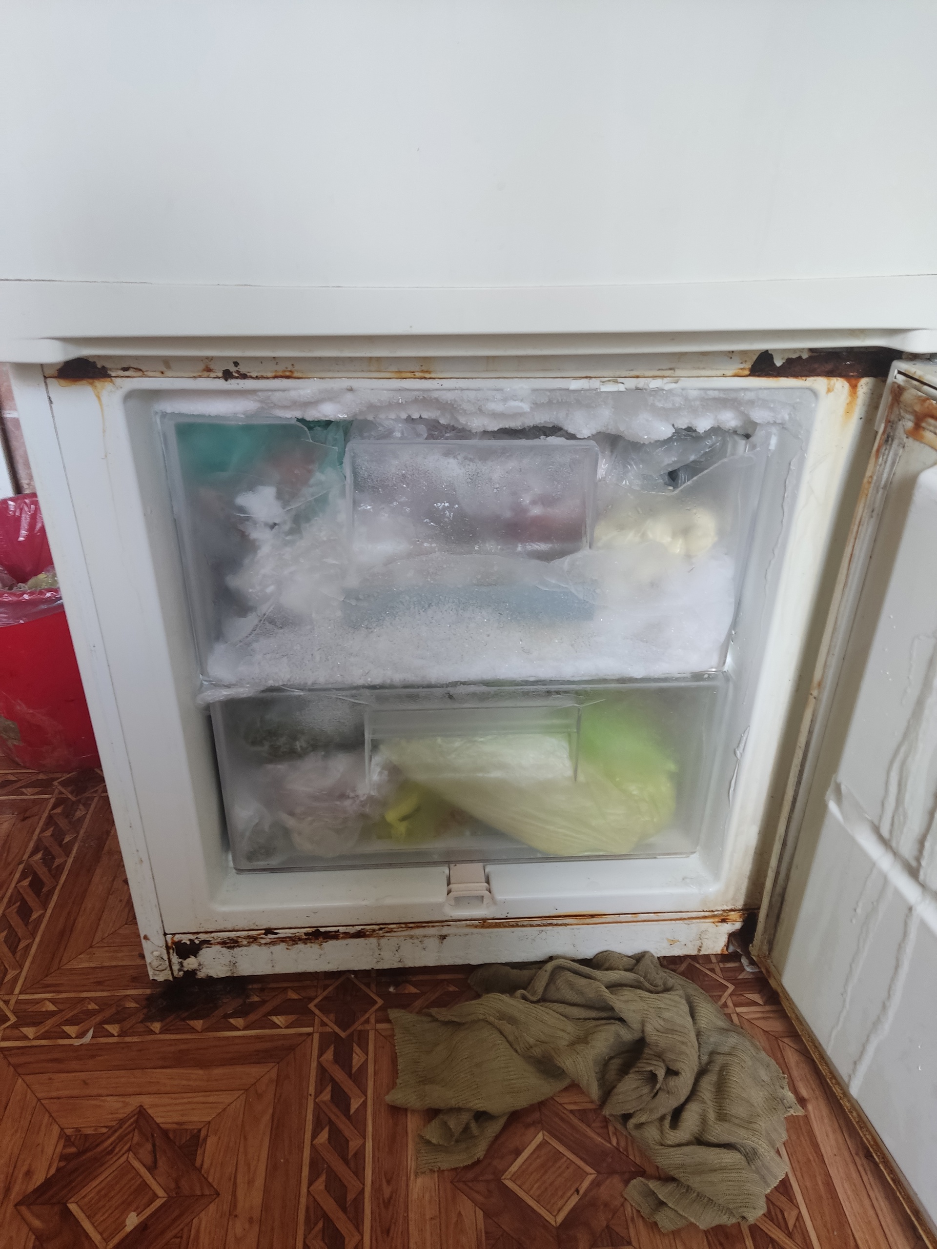 Продажа холодильника Zanussi в Луганске (2)