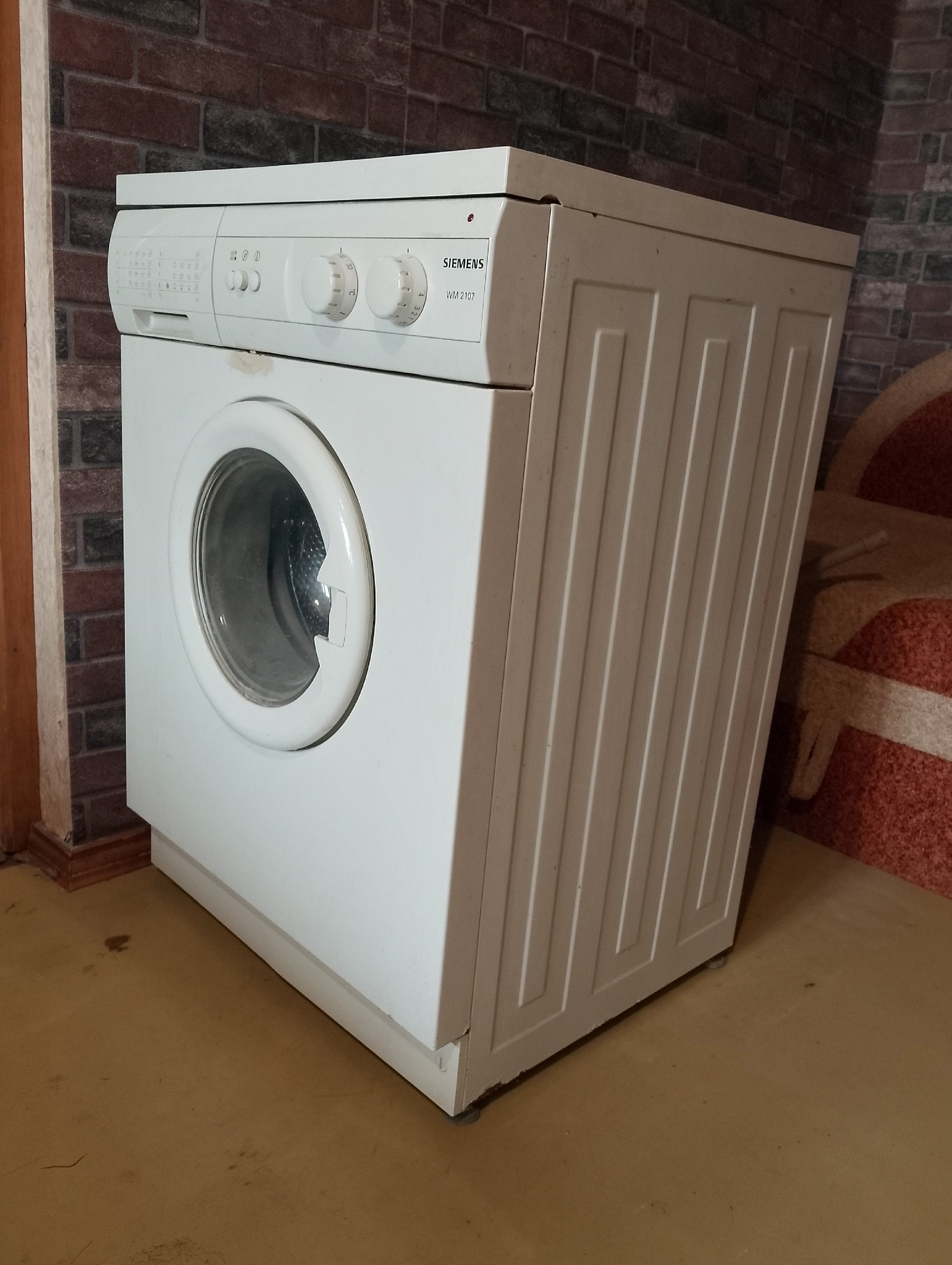 Продам раскладной диван с коробом (3)