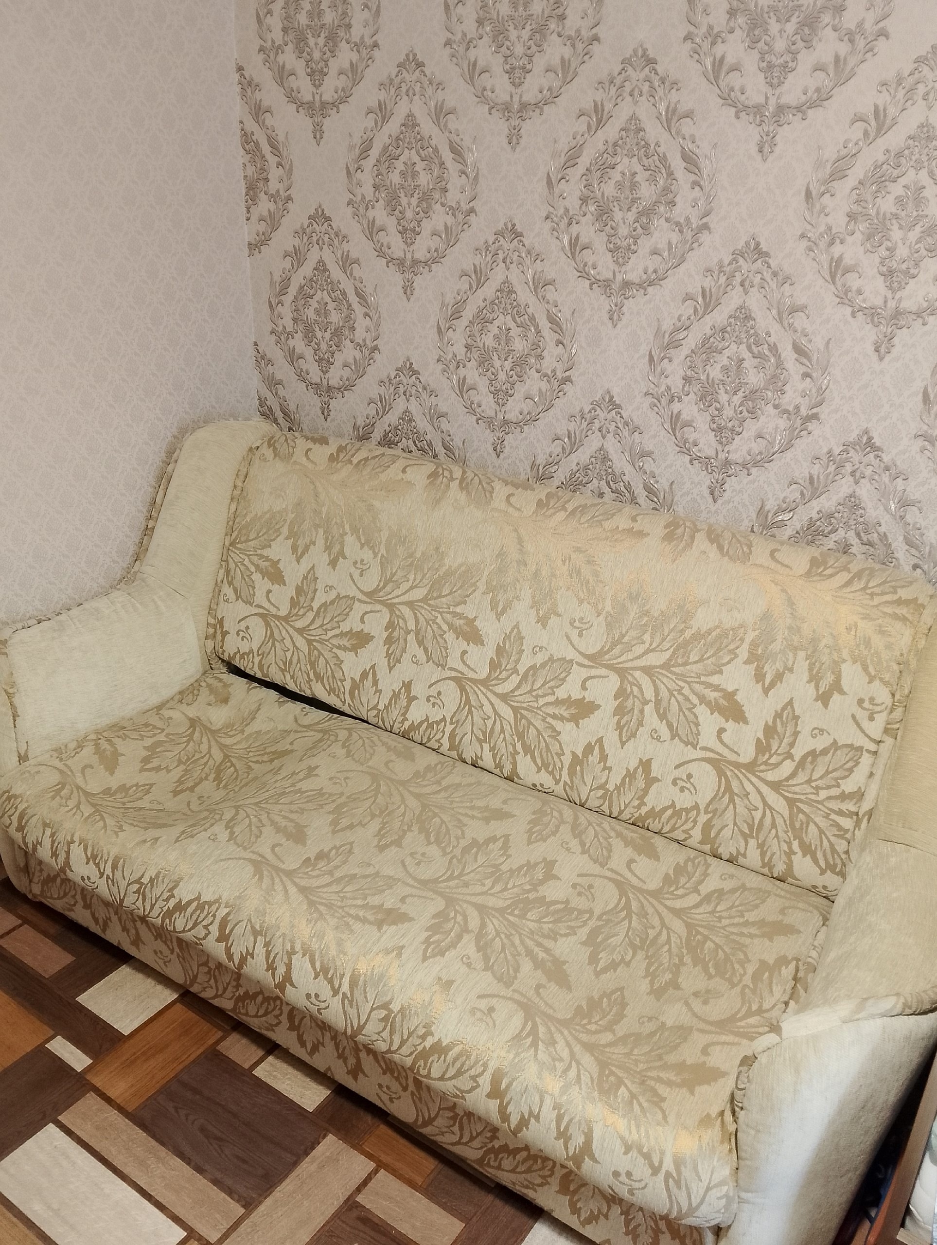 Продам раскладной диван с коробом