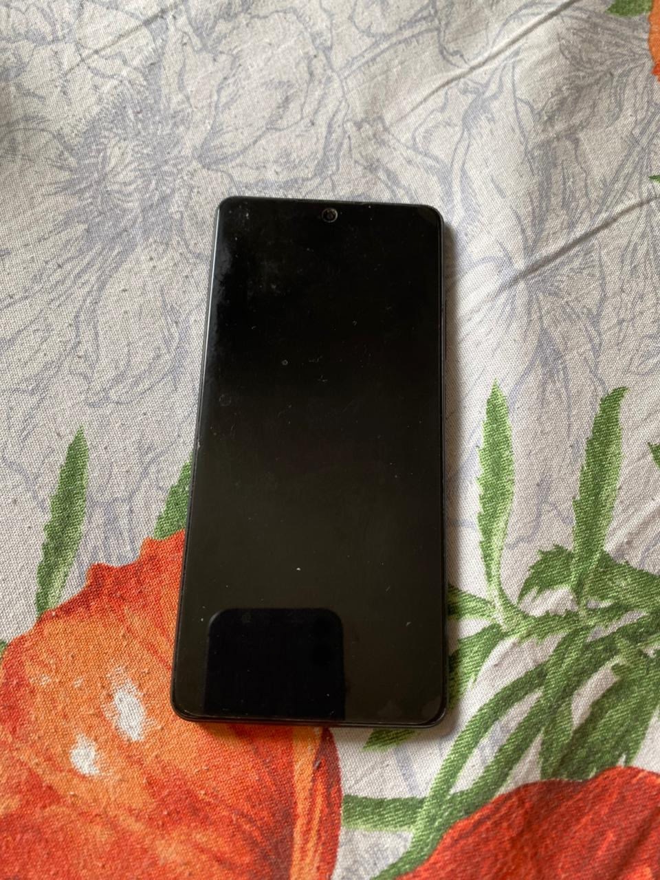 **Отличный Xiaomi Redmi Note 12**