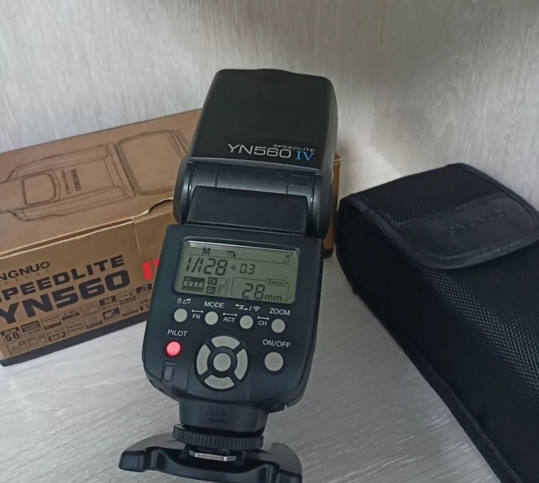 Продам новую фотовспышку Yongnuo Продаётся (2)