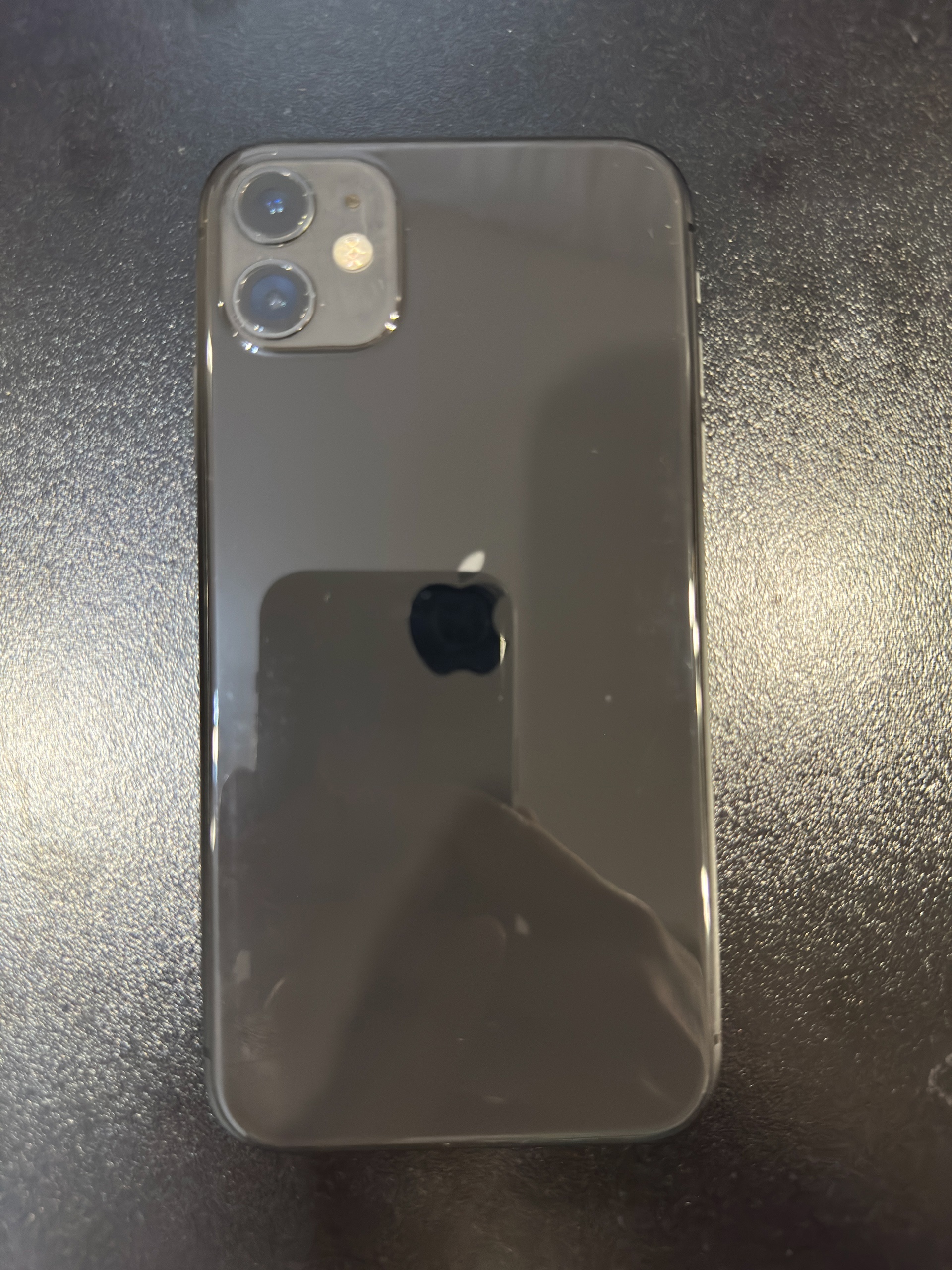 iPhone 11 64GB с дефектом (1)