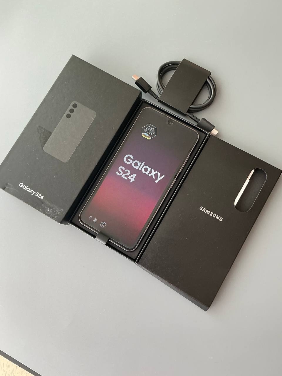 Продается смартфон Samsung S24 Черный (5)