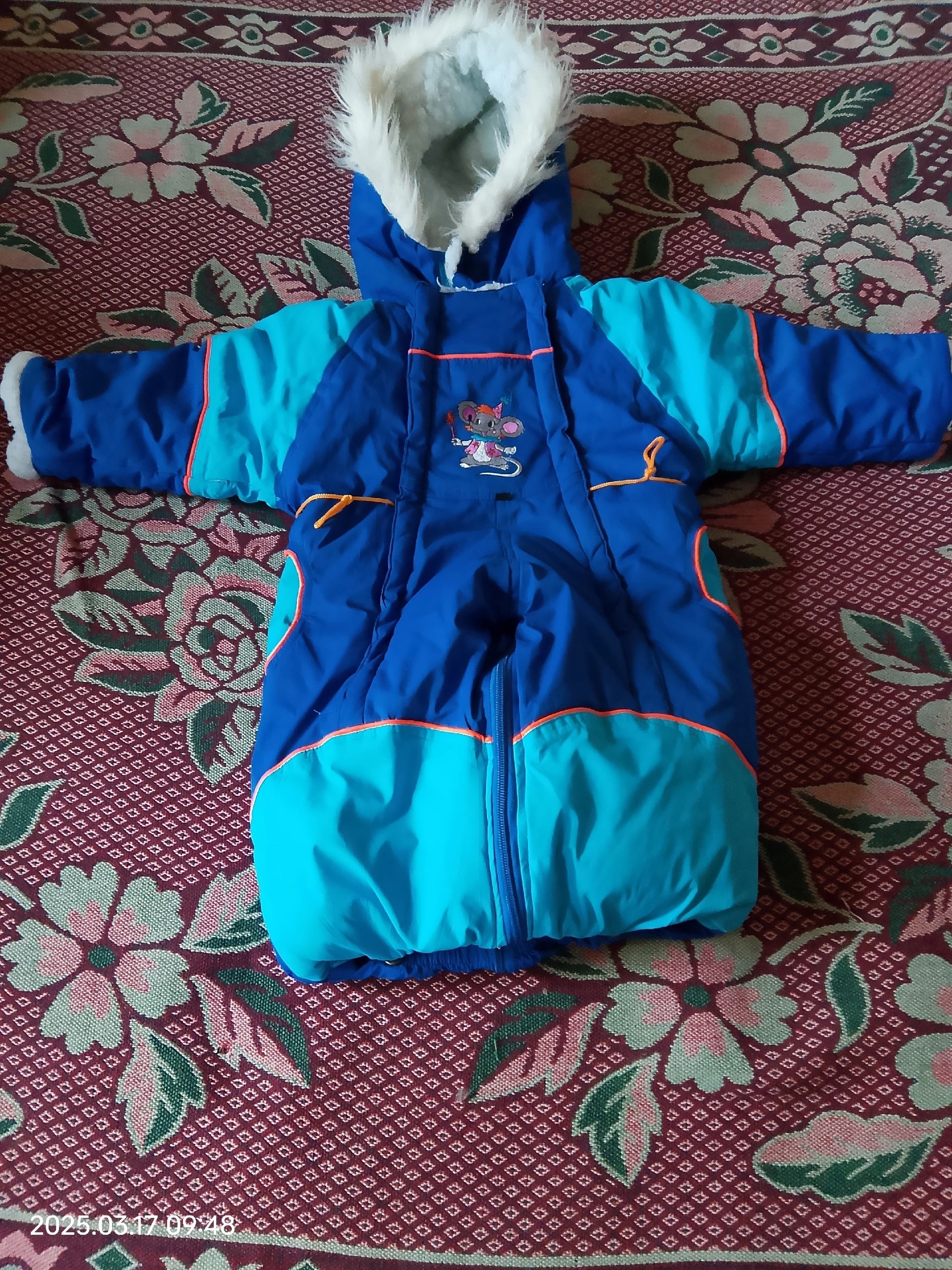 Зимние комбинезоны и конверт: Продам (3)