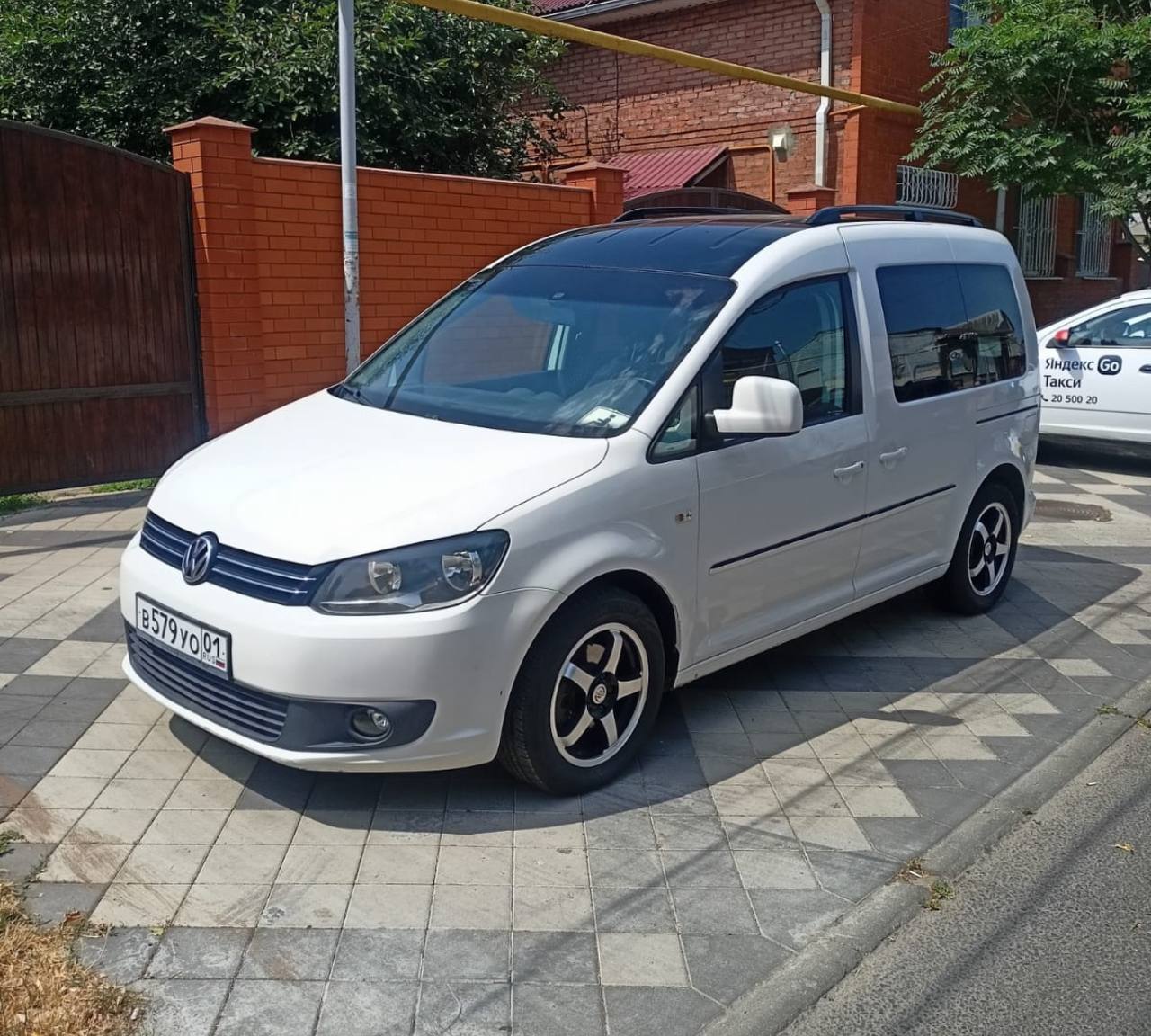 Автомобиль Volkswagen Caddy 2012 Предлагаю