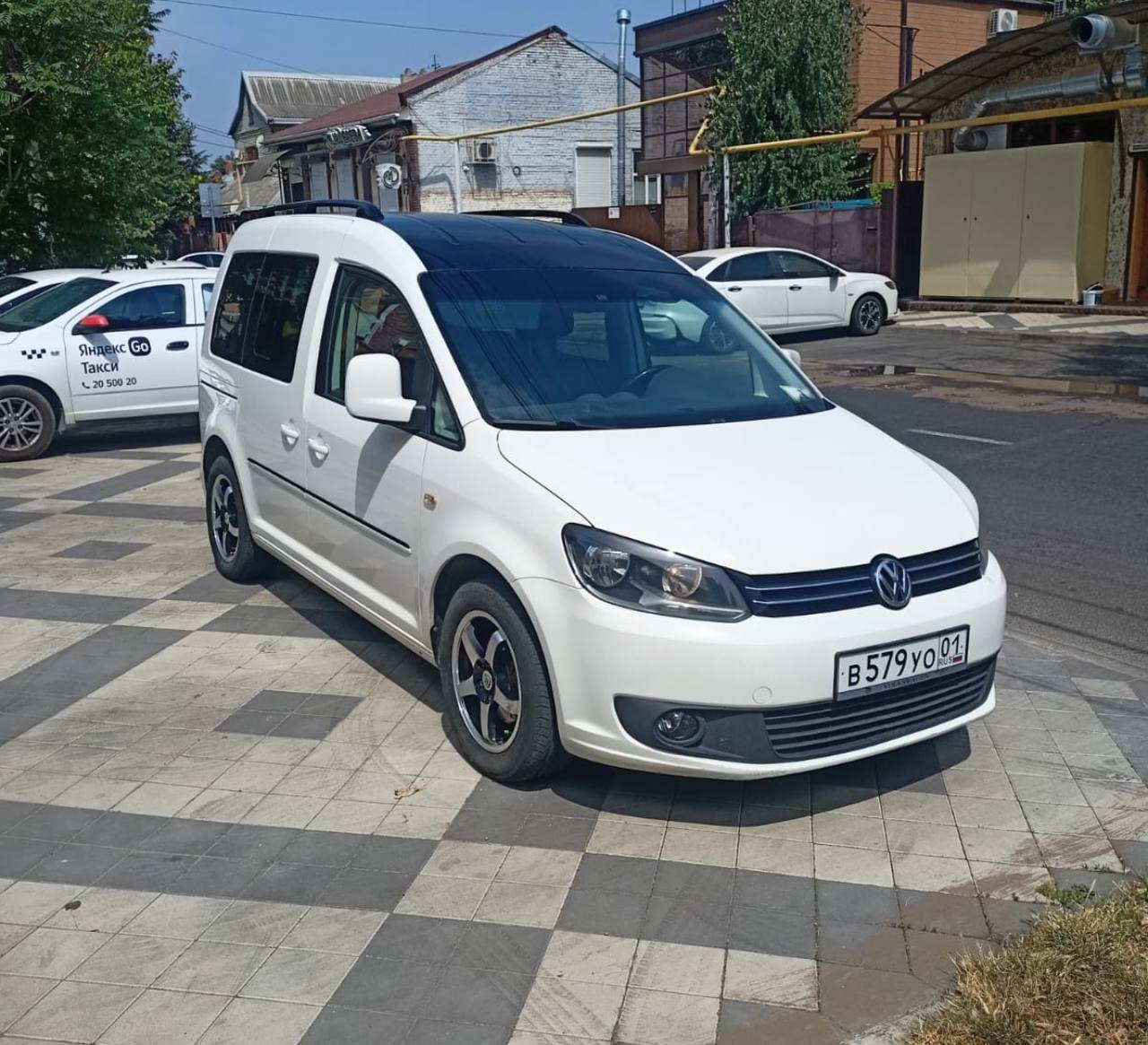 Volkswagen Caddy 2012: редкая комплектация