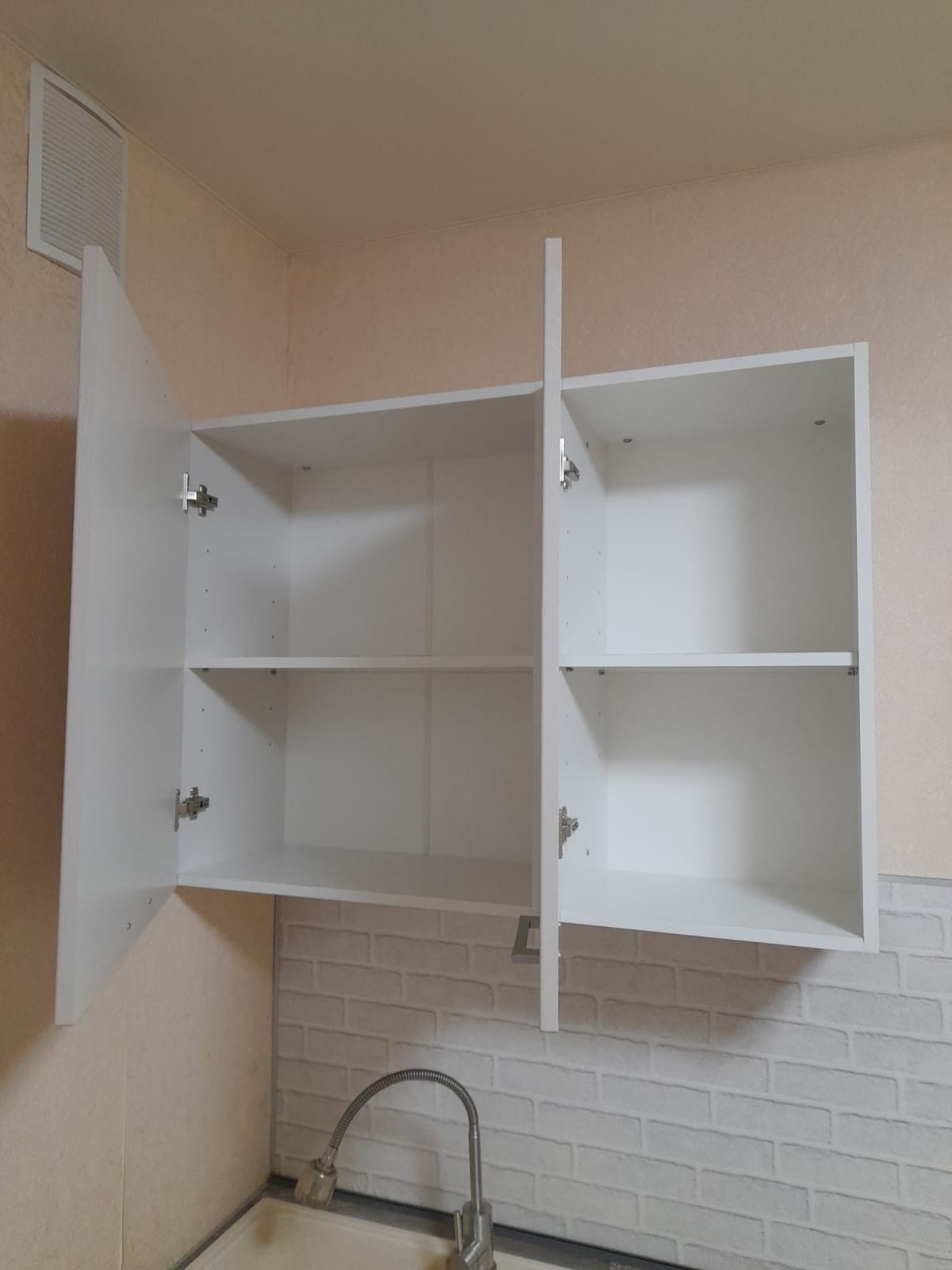 Продаю кухонный гарнитур, хорошее состояние (2)