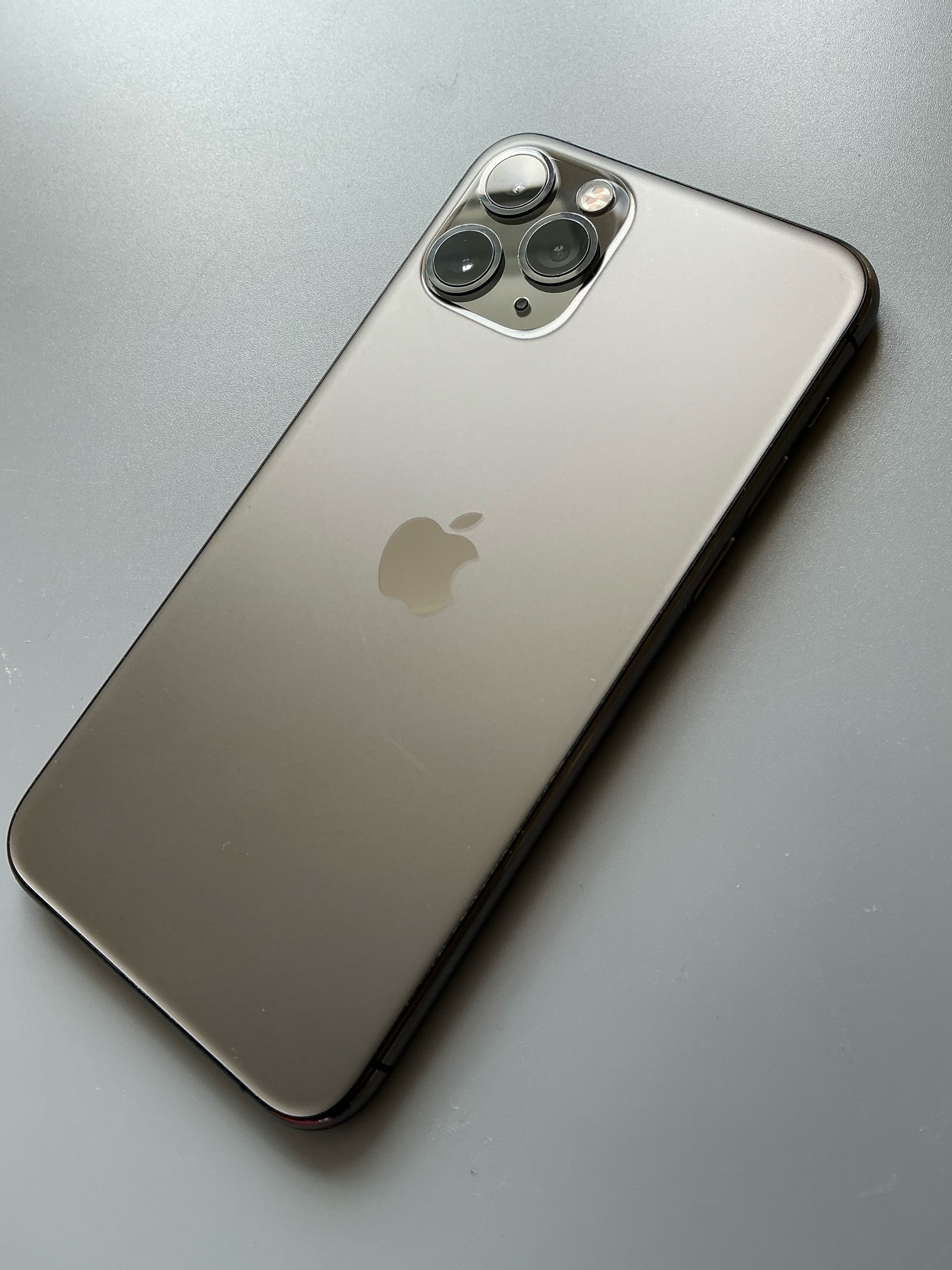 Продаётся iPhone 11 Pro 256 (2)