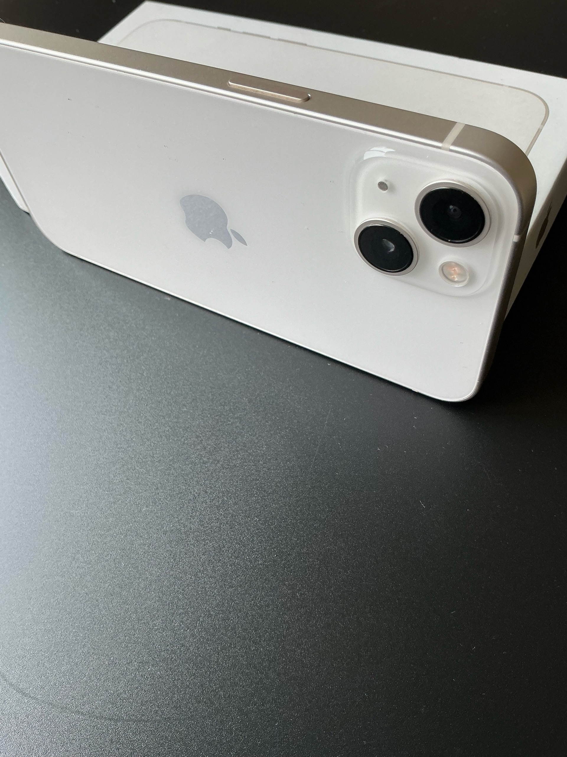 iPhone 13, 128 ГБ, 2 (2)
