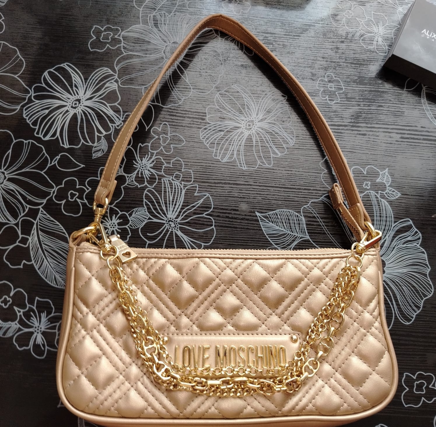 Оригинальная сумка Love Moschino Предлагаю