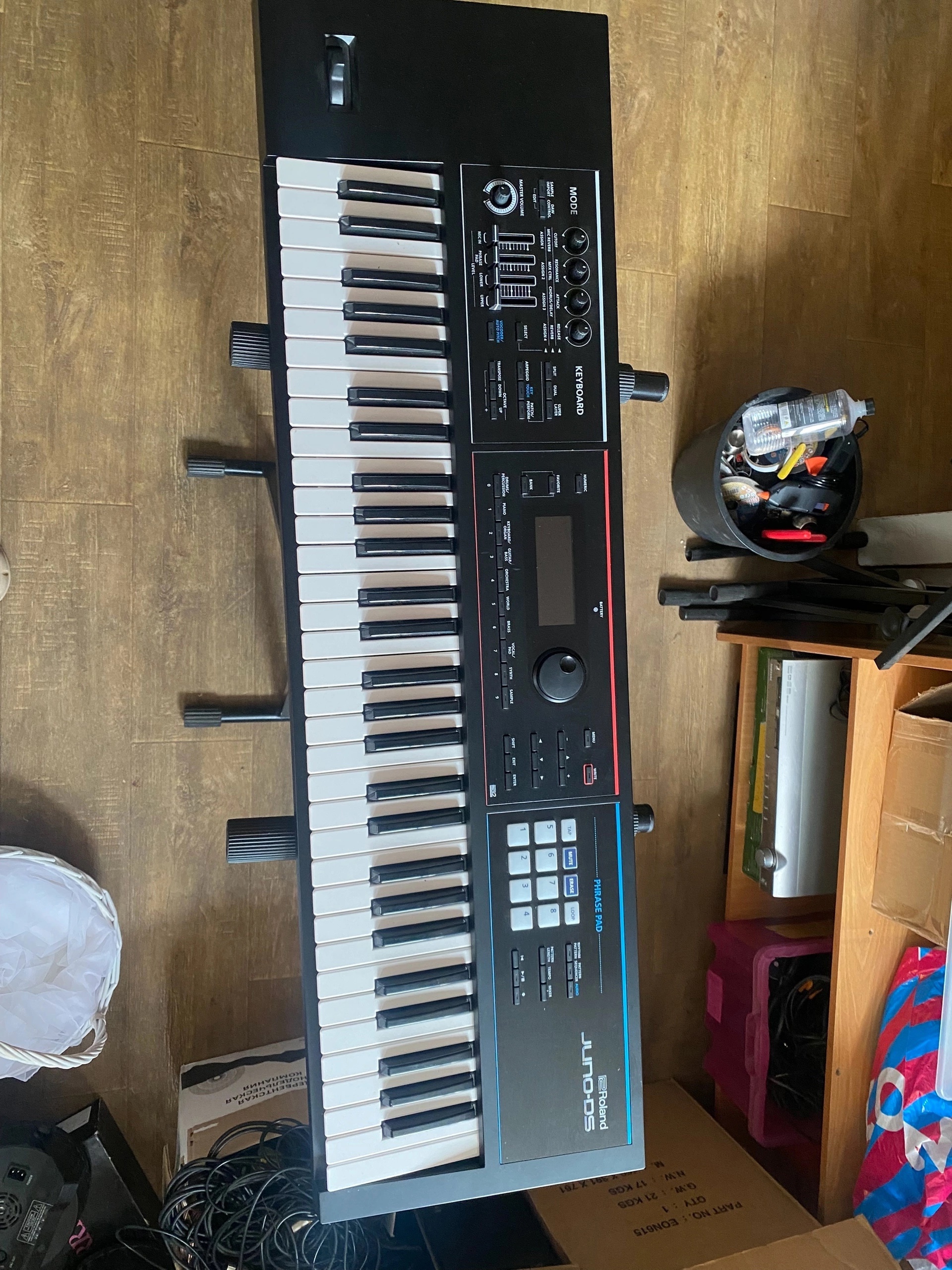 Синтезатор Roland Junior DS Продается