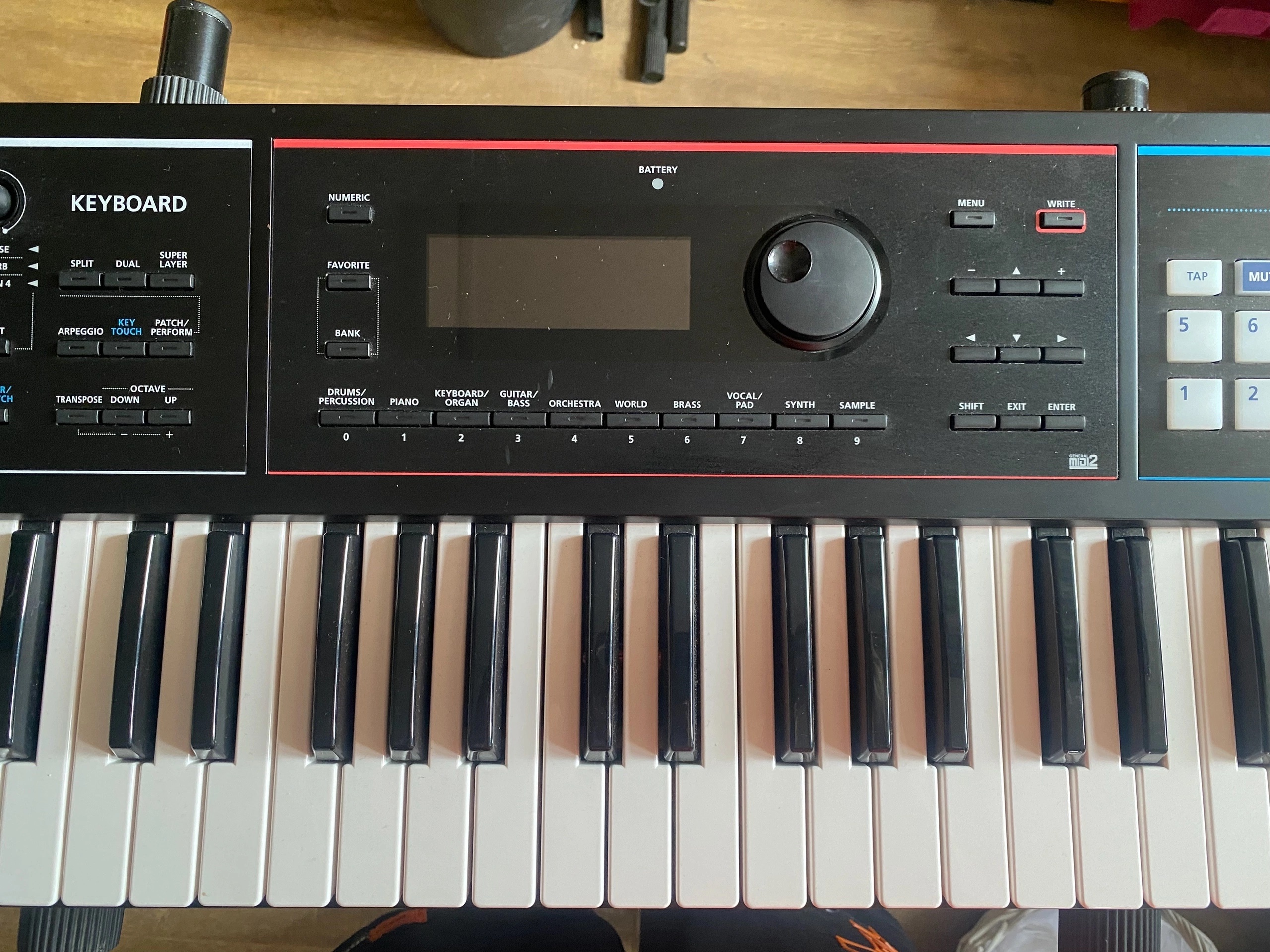 Синтезатор Roland Junior DS Продается (3)