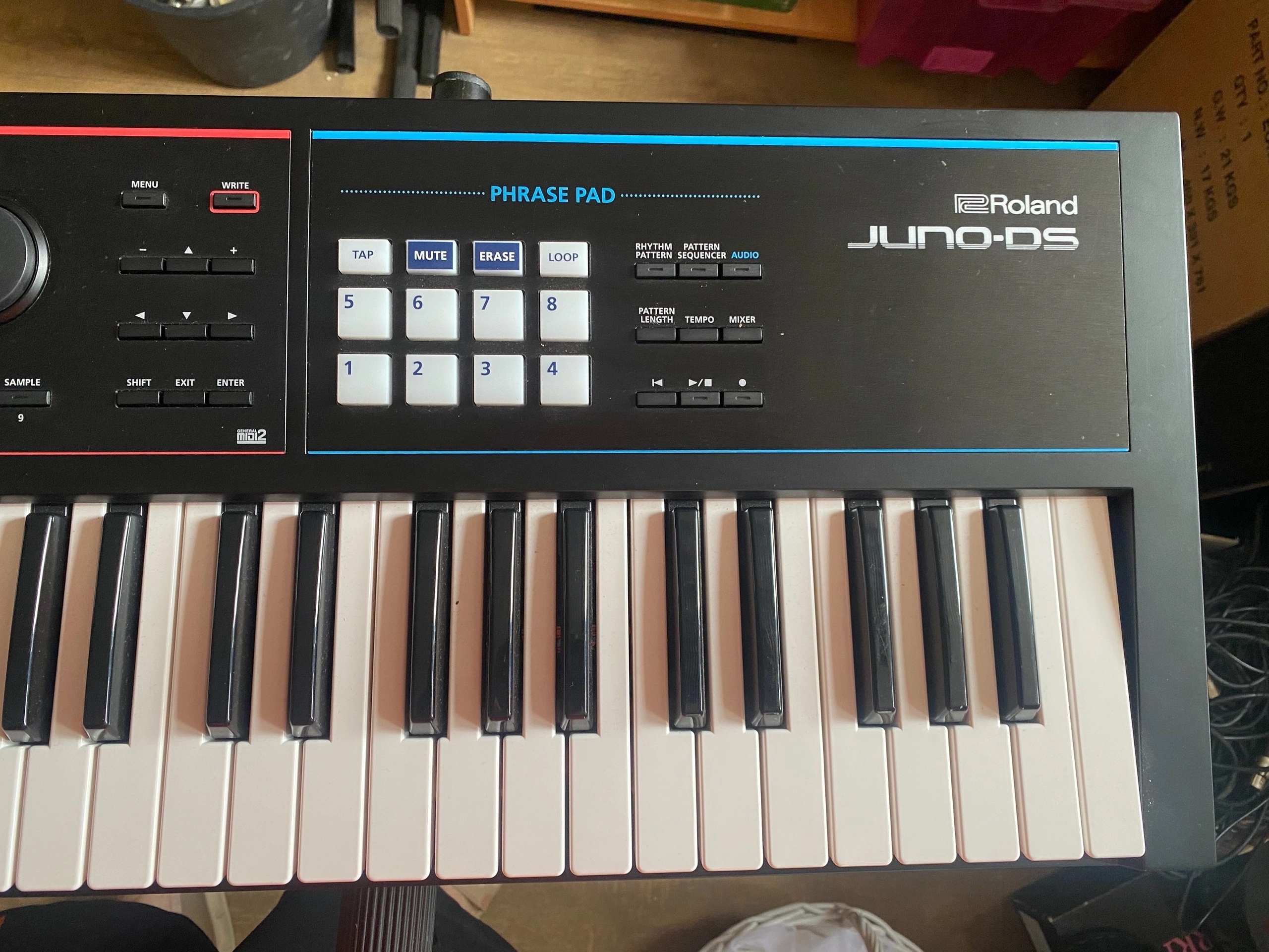 Синтезатор Roland Junior DS Продается (1)