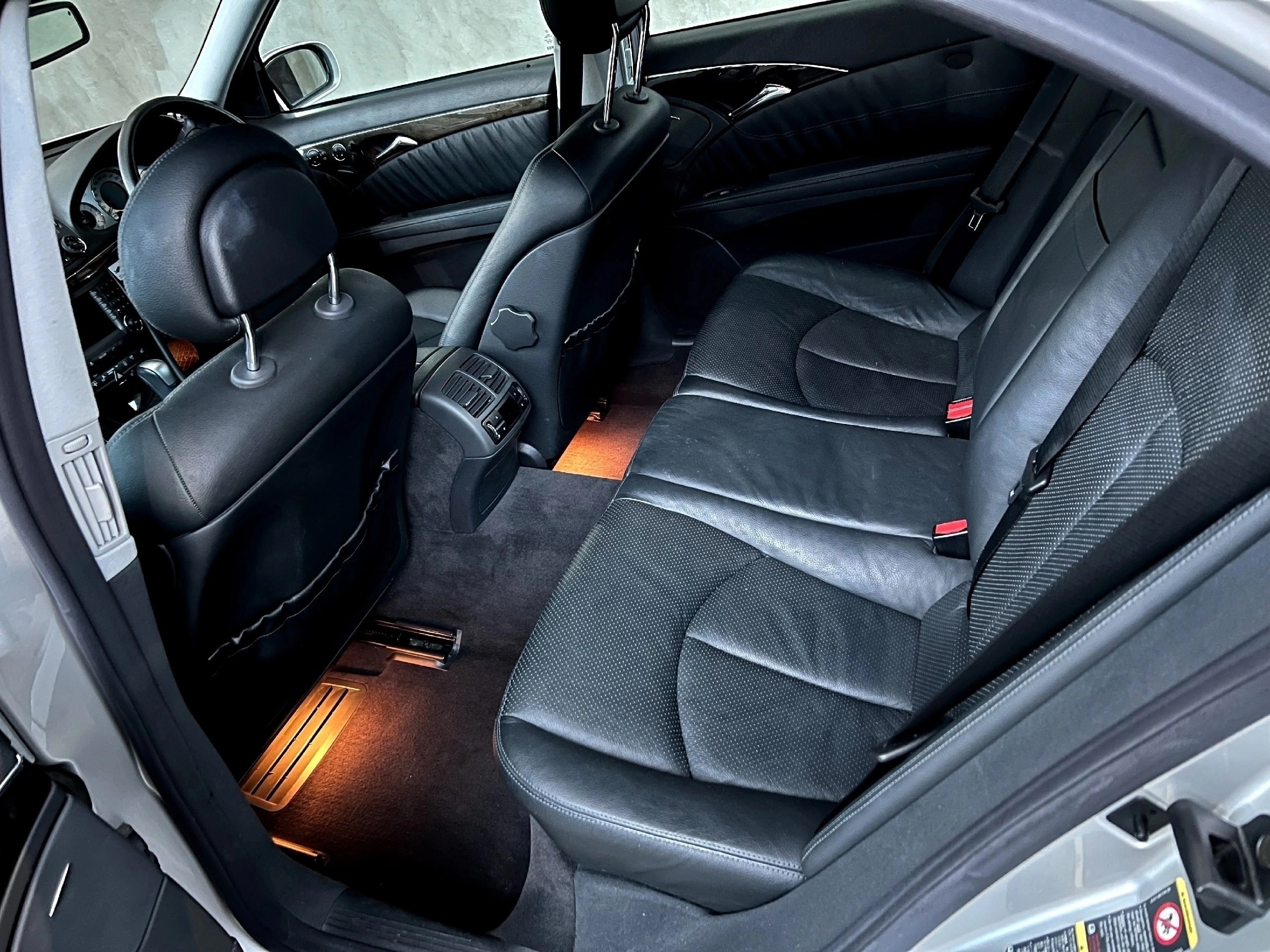 Продается Mercedes-Benz E320 2004 года (4)