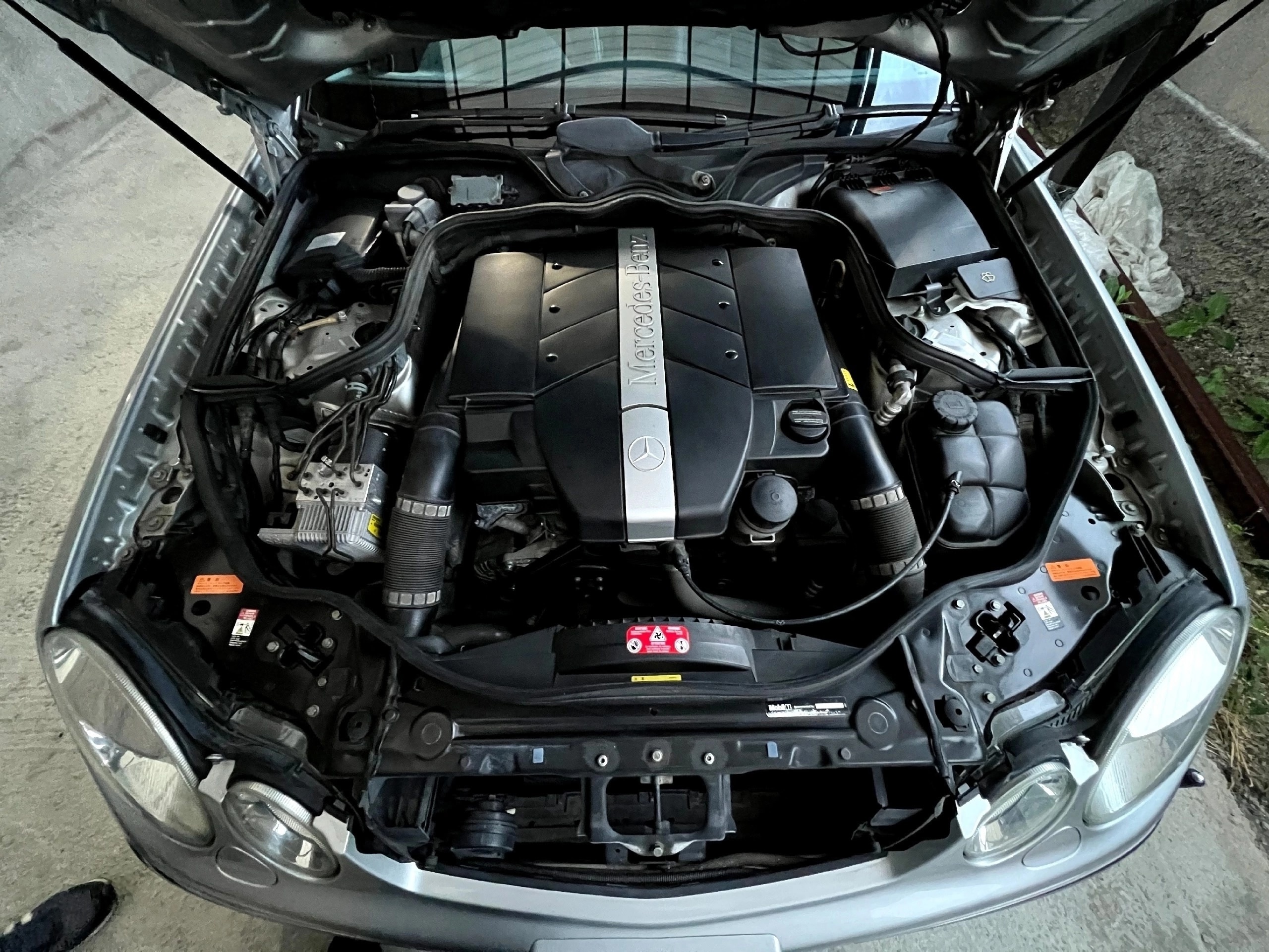 Продается Mercedes-Benz E320 2004 года (5)