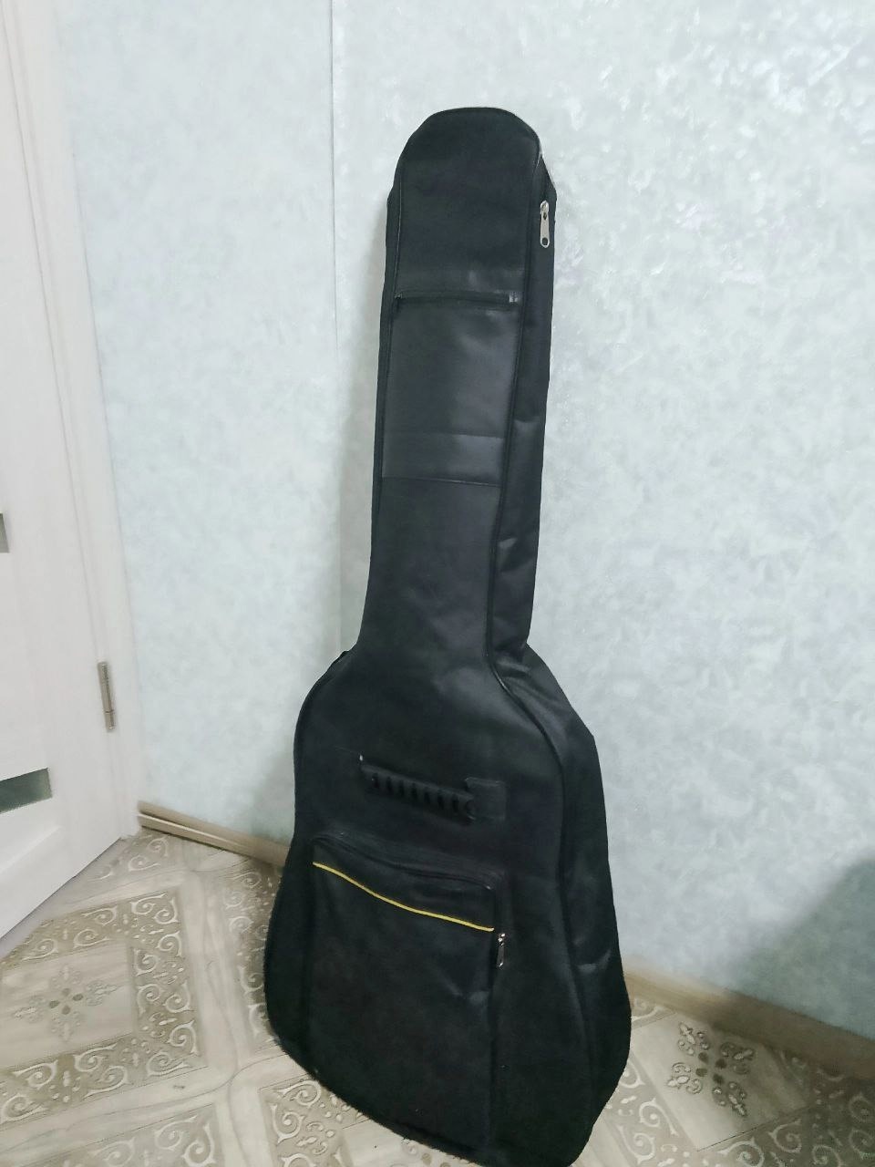 Акустическая гитара с чехлом Продаю (1)