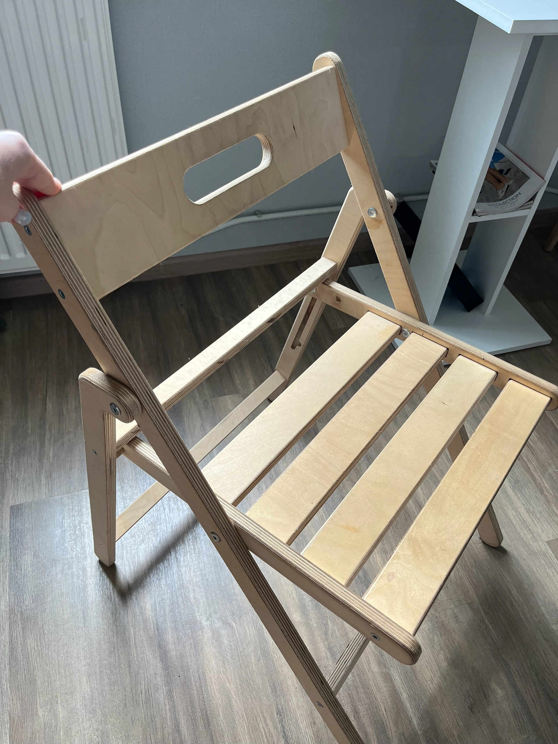 Продаю качественную мебель: комод, стол, (3)