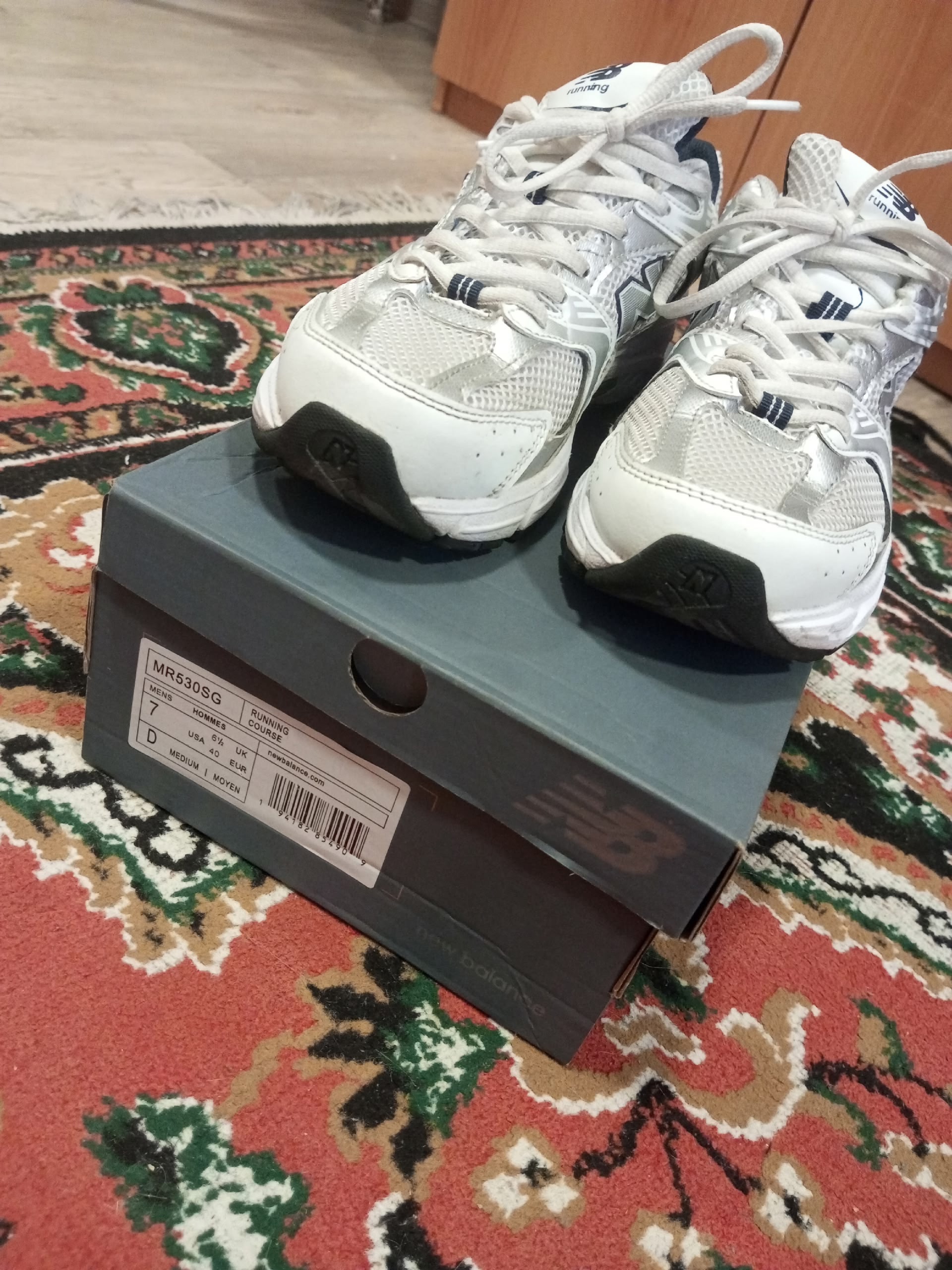 Женские кроссовки New Balance 530