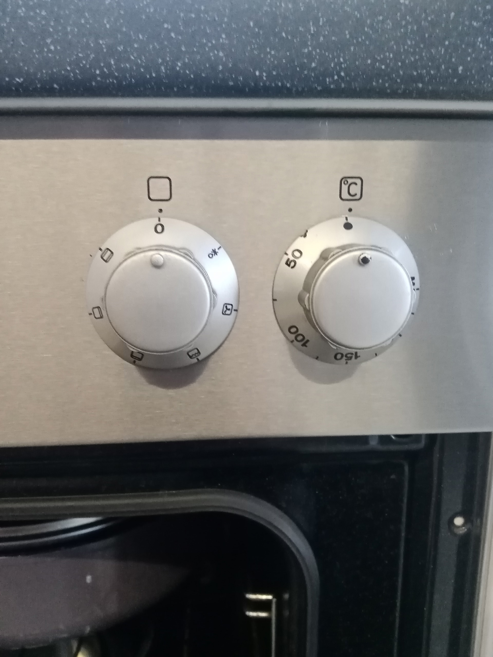Продам духовку ZANUSSI, ширина 60 (2)