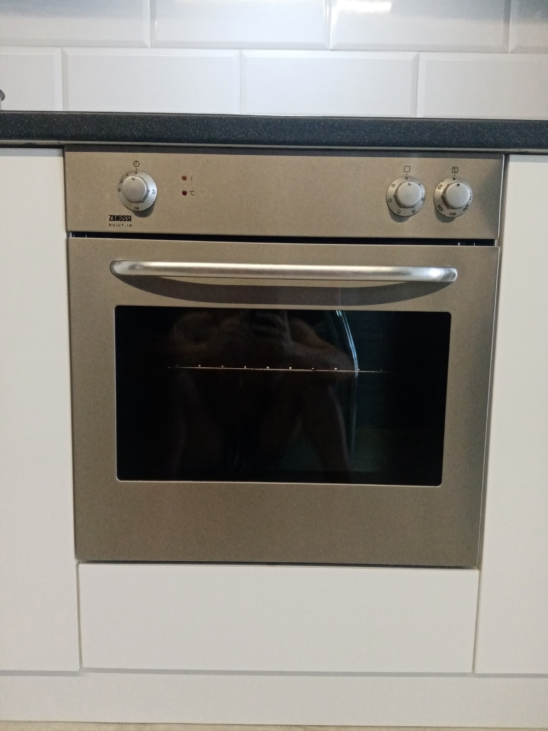 Продам духовку ZANUSSI, ширина 60