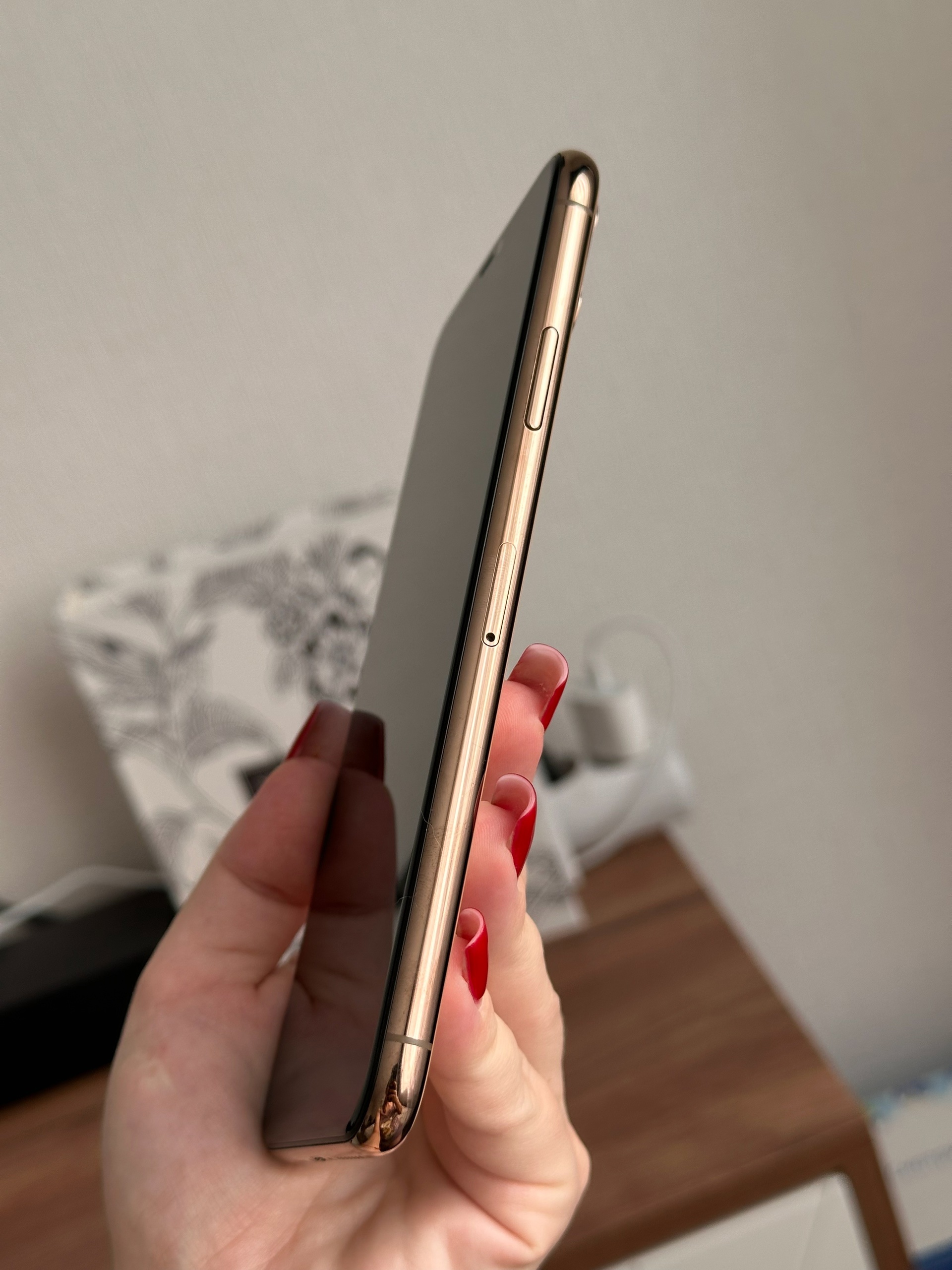 Продается iPhone 11 Pro Max (7)