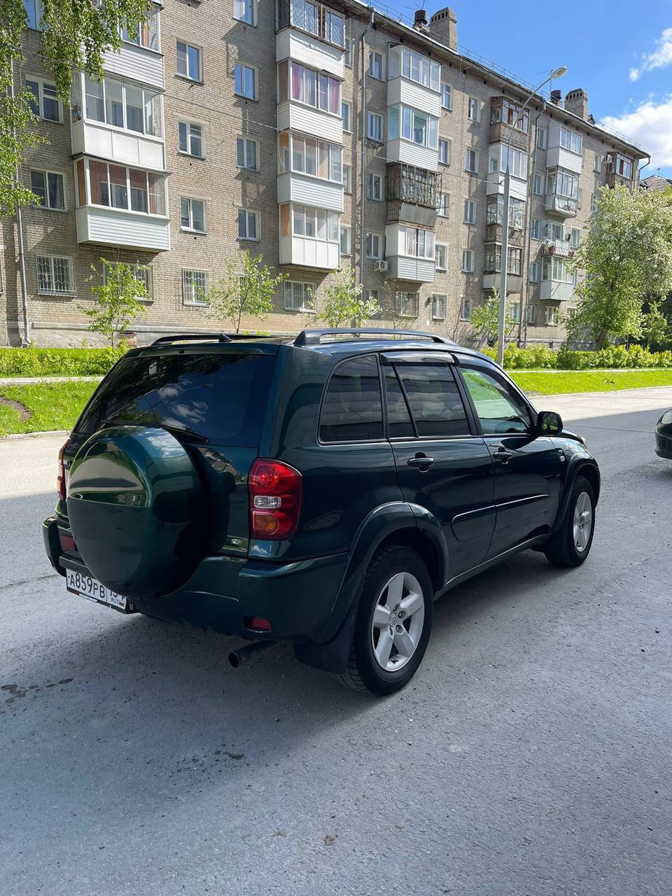 Продается надежная Toyota RAV4 2003 (4)