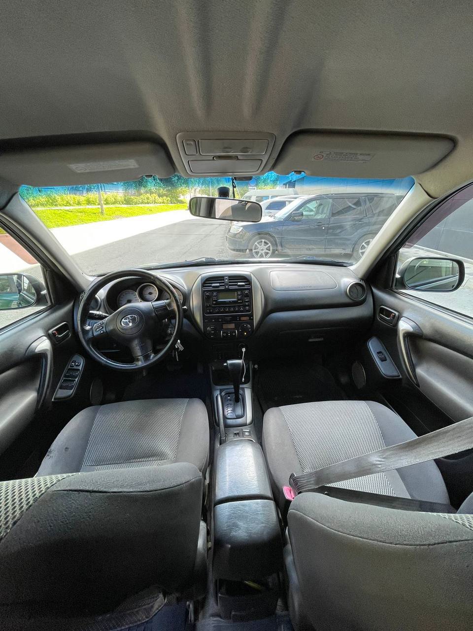 Продается надежная Toyota RAV4 2003 (8)
