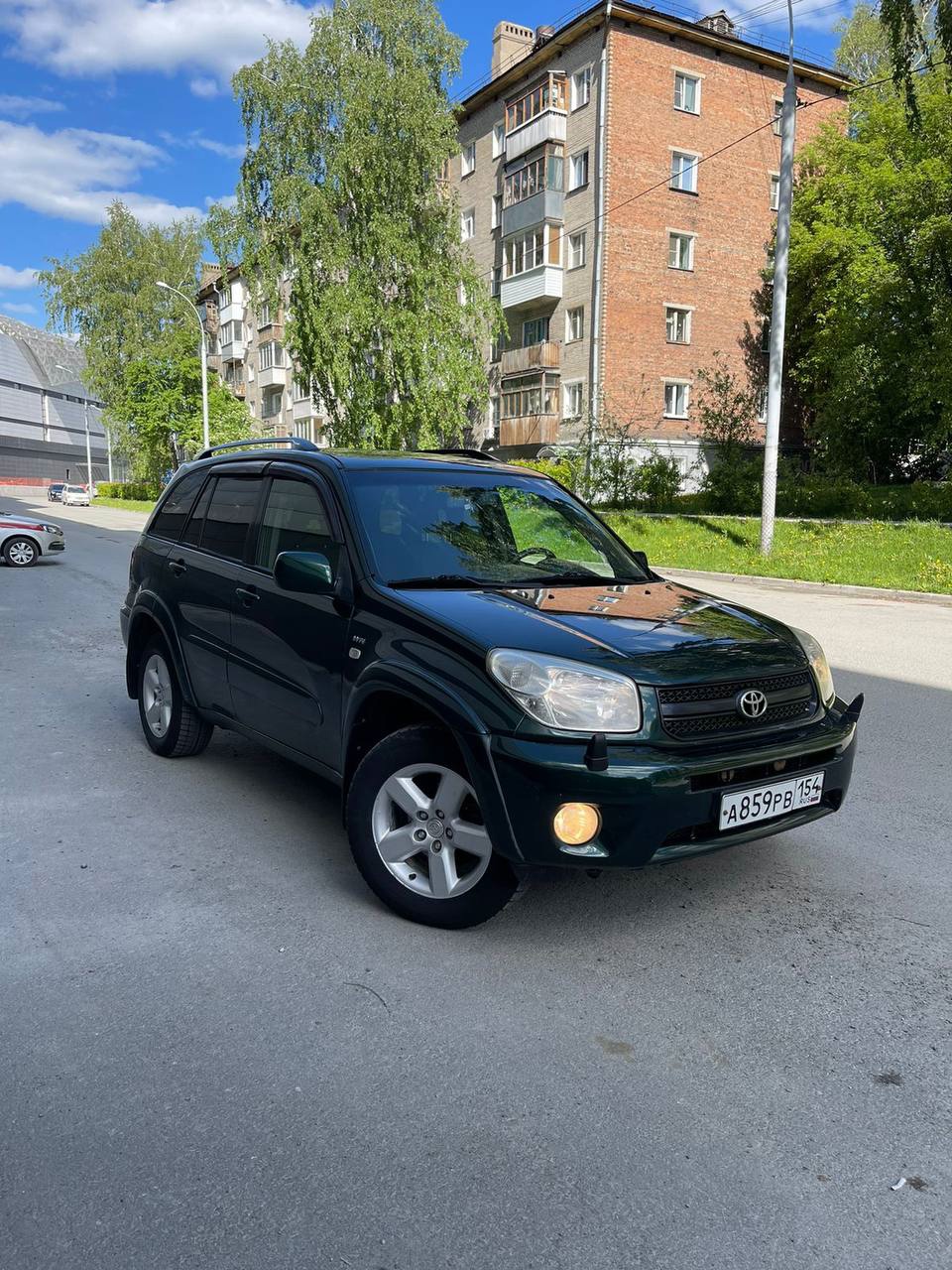 Продается надежная Toyota RAV4 2003 (2)
