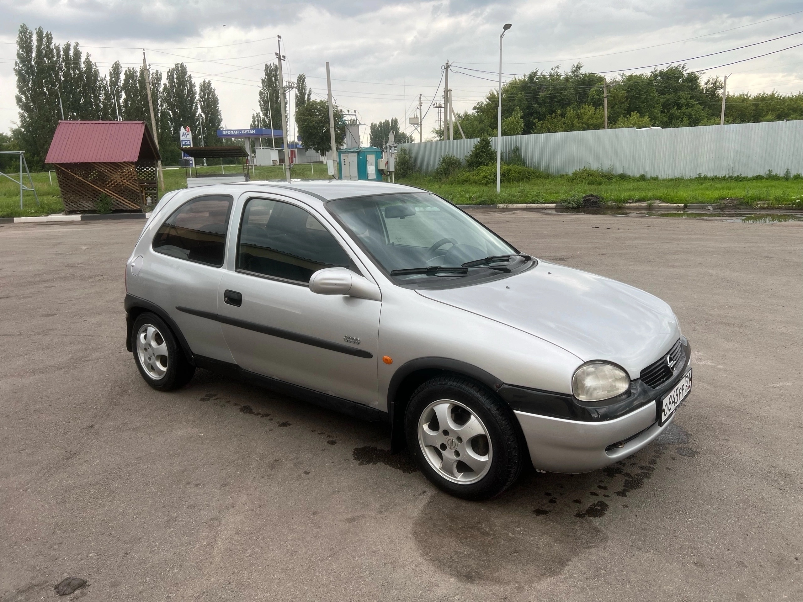 Продам Opel Corsa 2000 года (2)