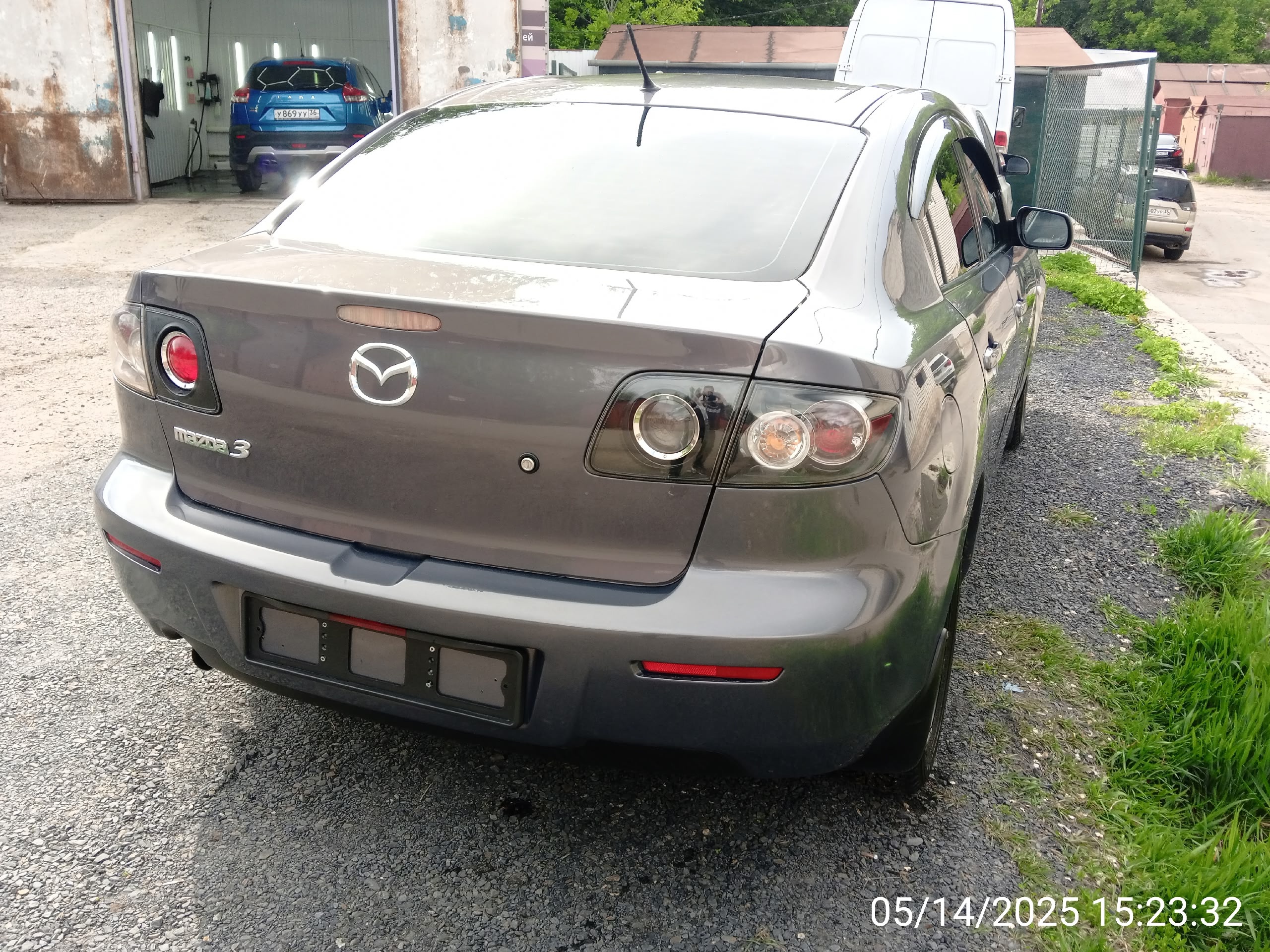 Продам Mazda 3: Хорошее состояние (2)
