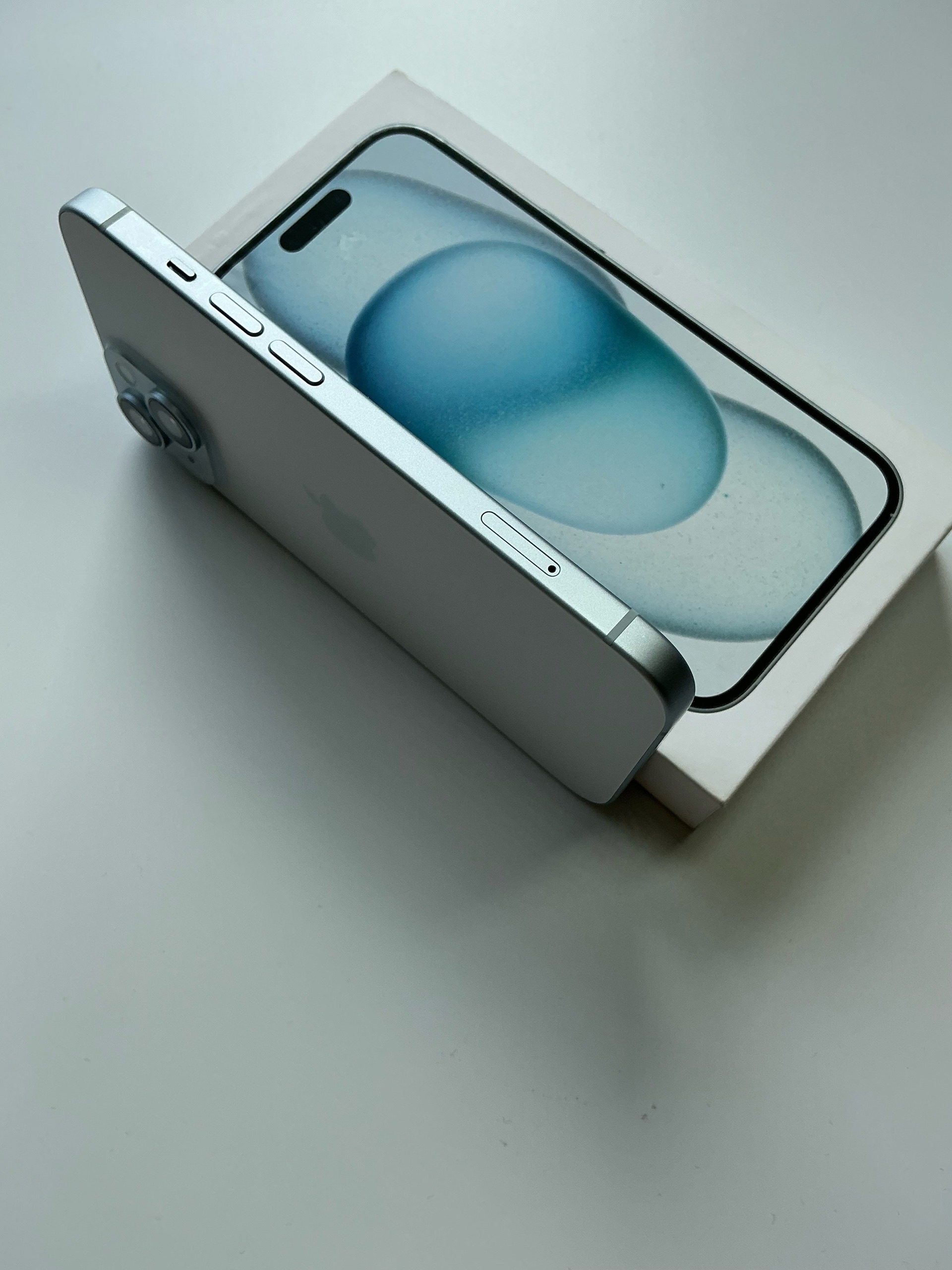 Продам iPhone 15 в Донецке (1)