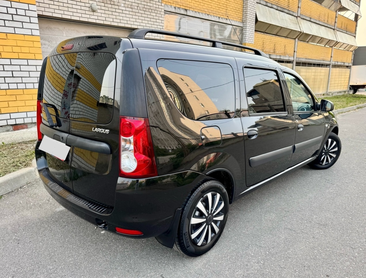 Продажа LADA LARGUS 2019 г. (3)