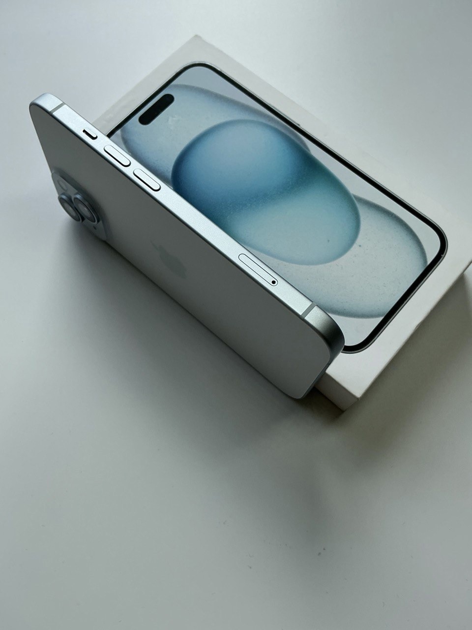 Продается iPhone 15 128 ГБ (2)