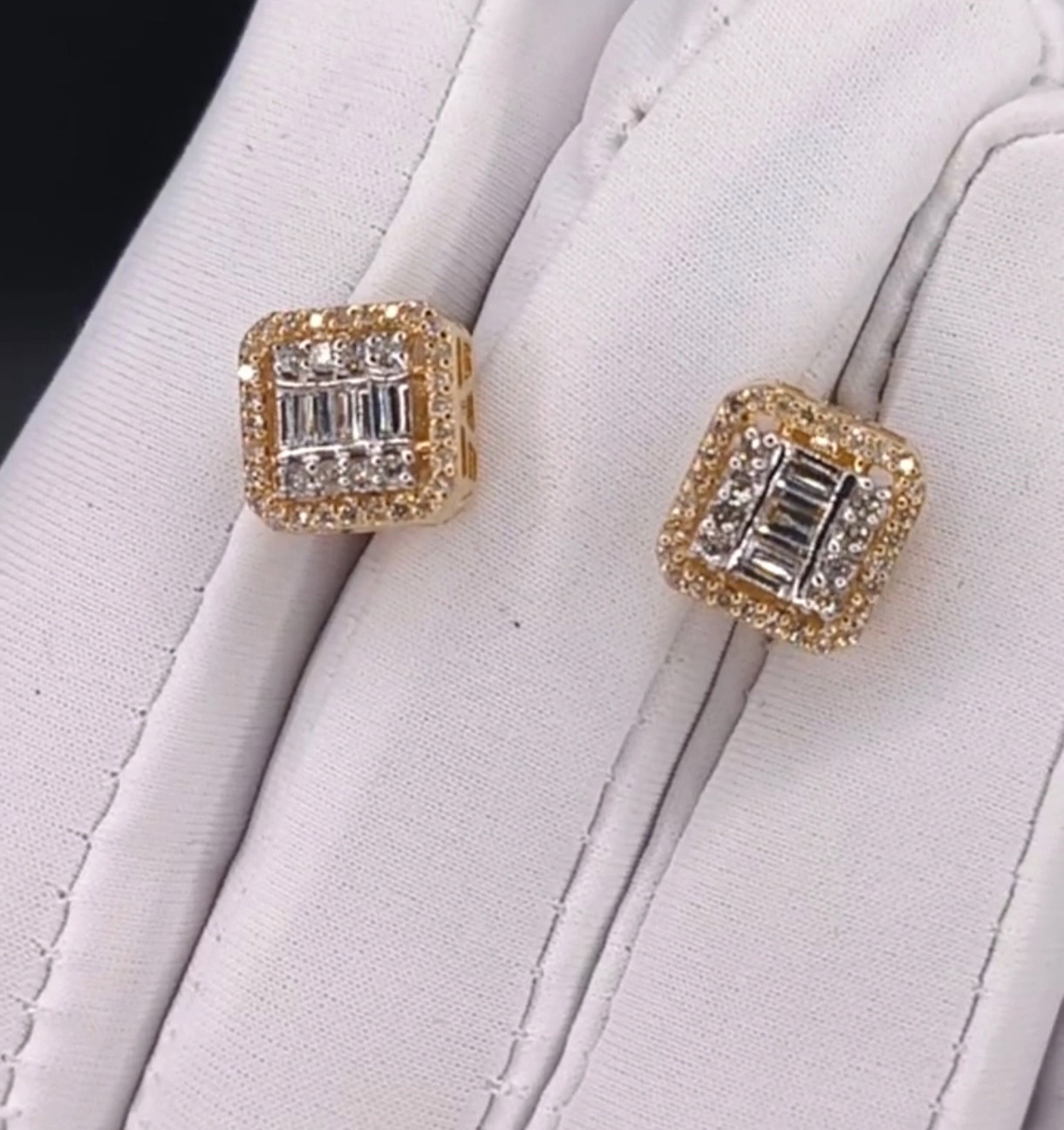 Золотые серьги 750 пробы с