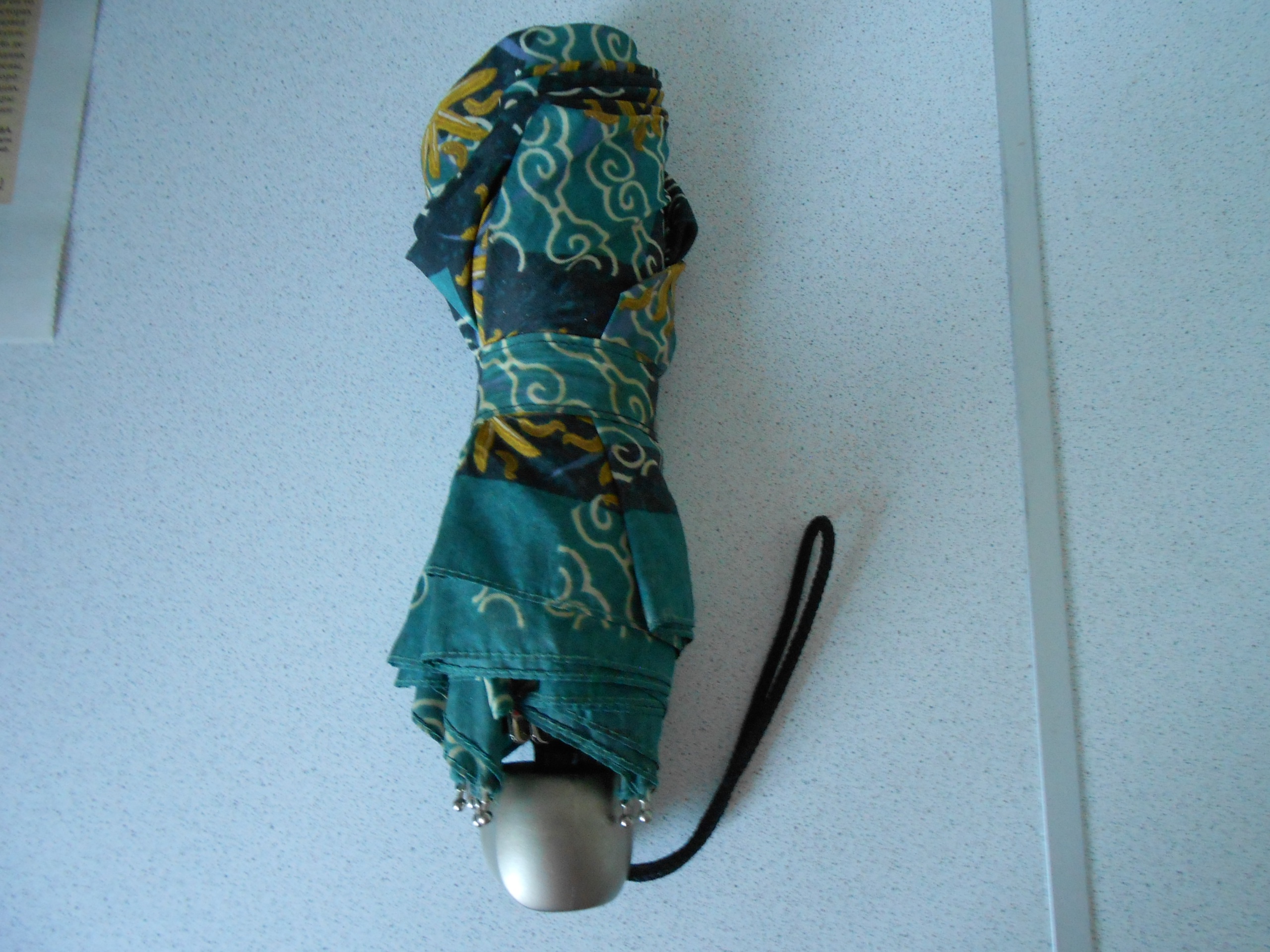 Отдам за благодарность(каждое фото-шоколадка). Розетка (1)