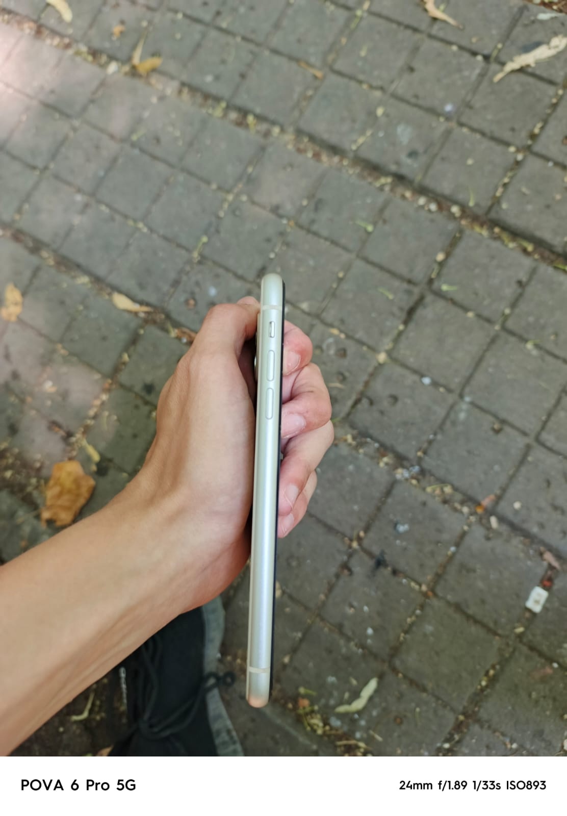 Продаётся iPhone 11, 128 ГБ (1)