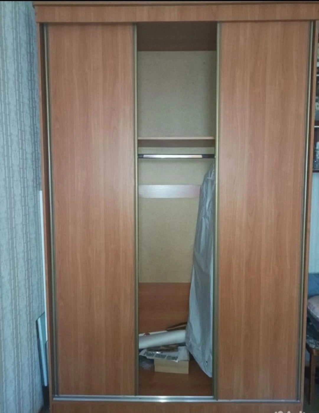 Продается шкаф-купе, ширина 160 см (3)