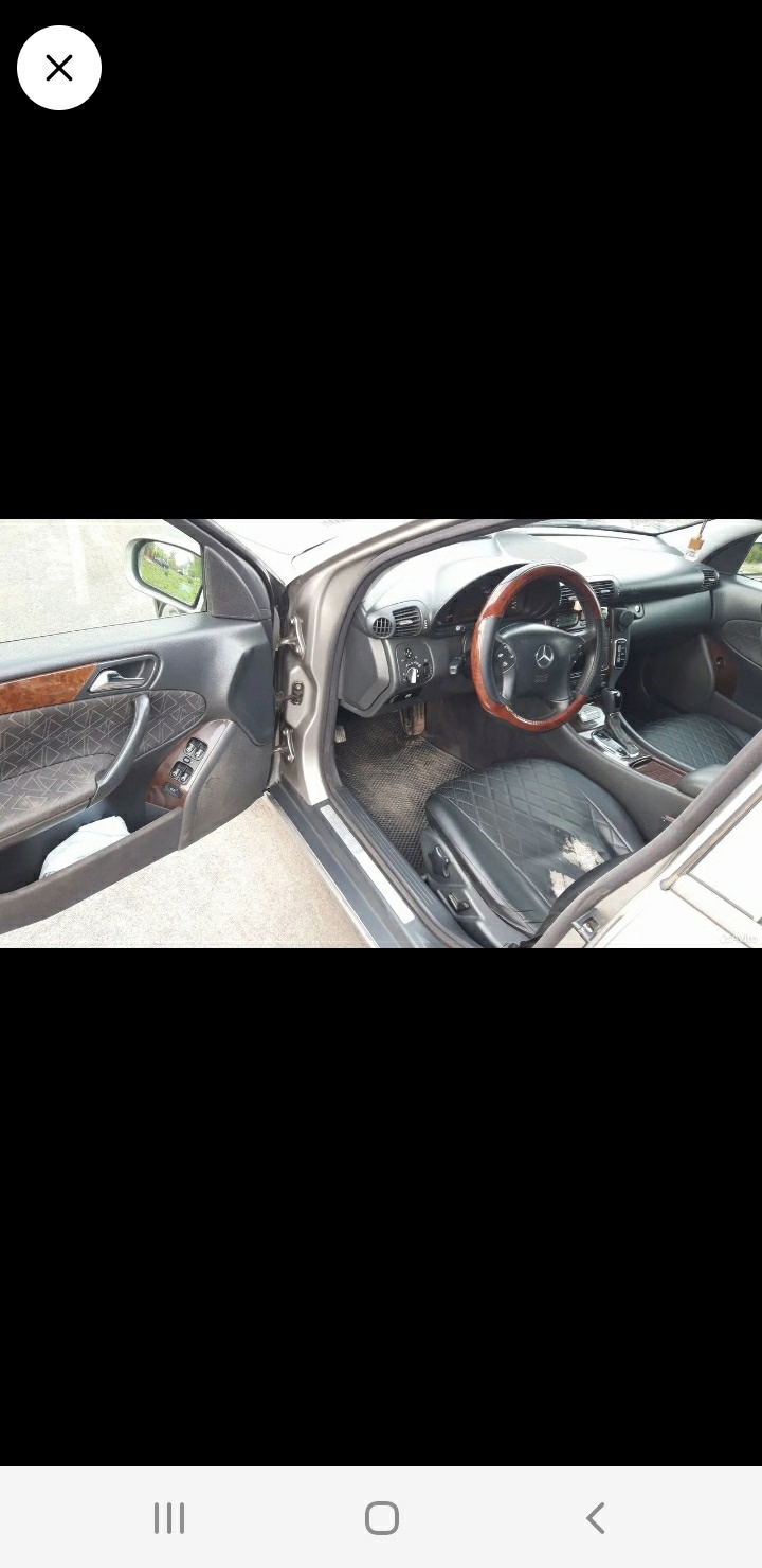 Продажа Mercedes C-класса 2002 года (8)