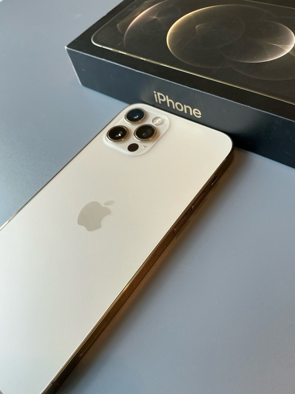 Продается iPhone 12 Pro 512GB