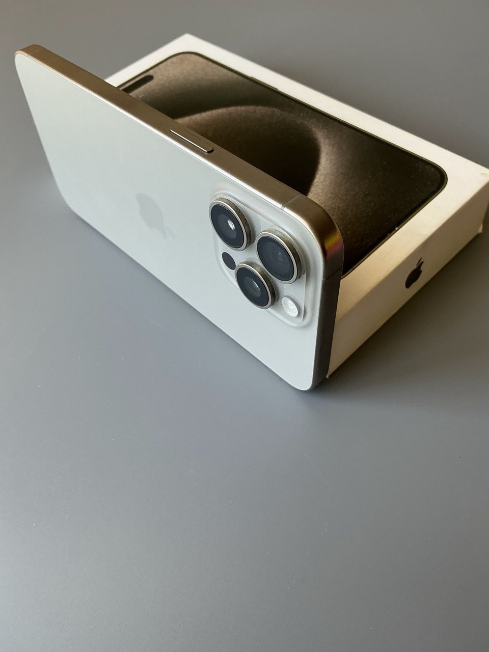 Продажа: iPhone 15 Pro Max, (2)