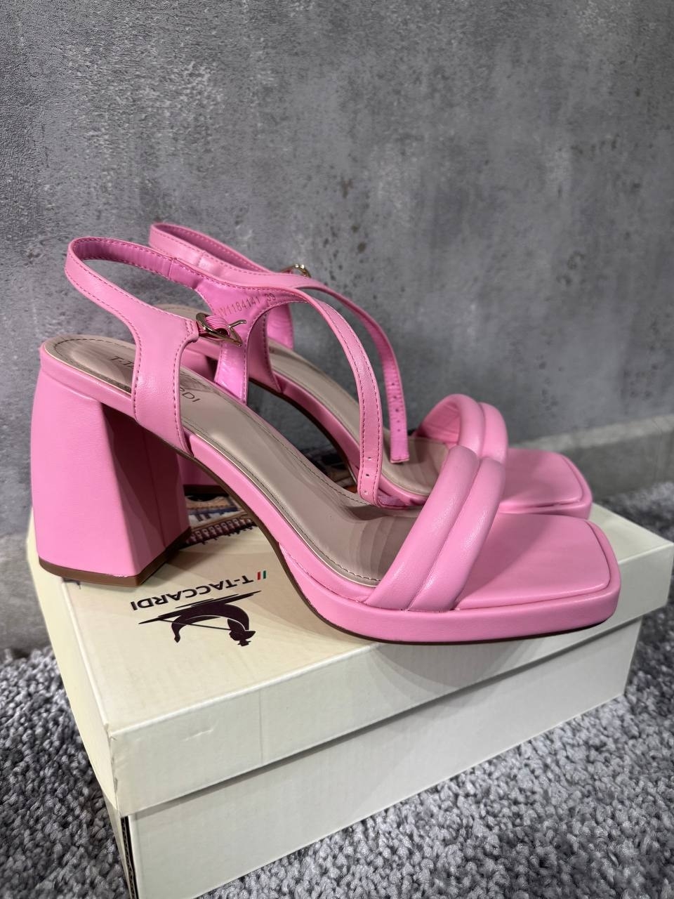 Продаю зимние вещи и аксессуары (4)