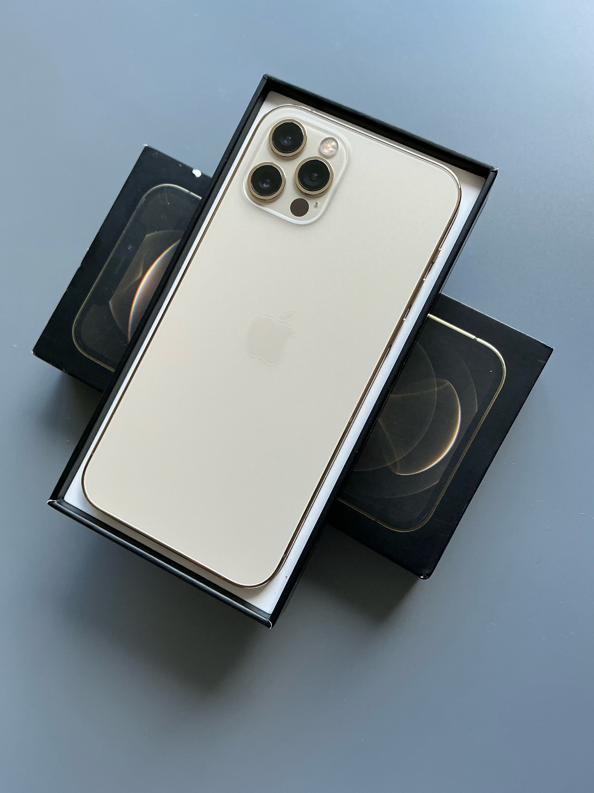 Продажа iPhone 12 Pro в (1)